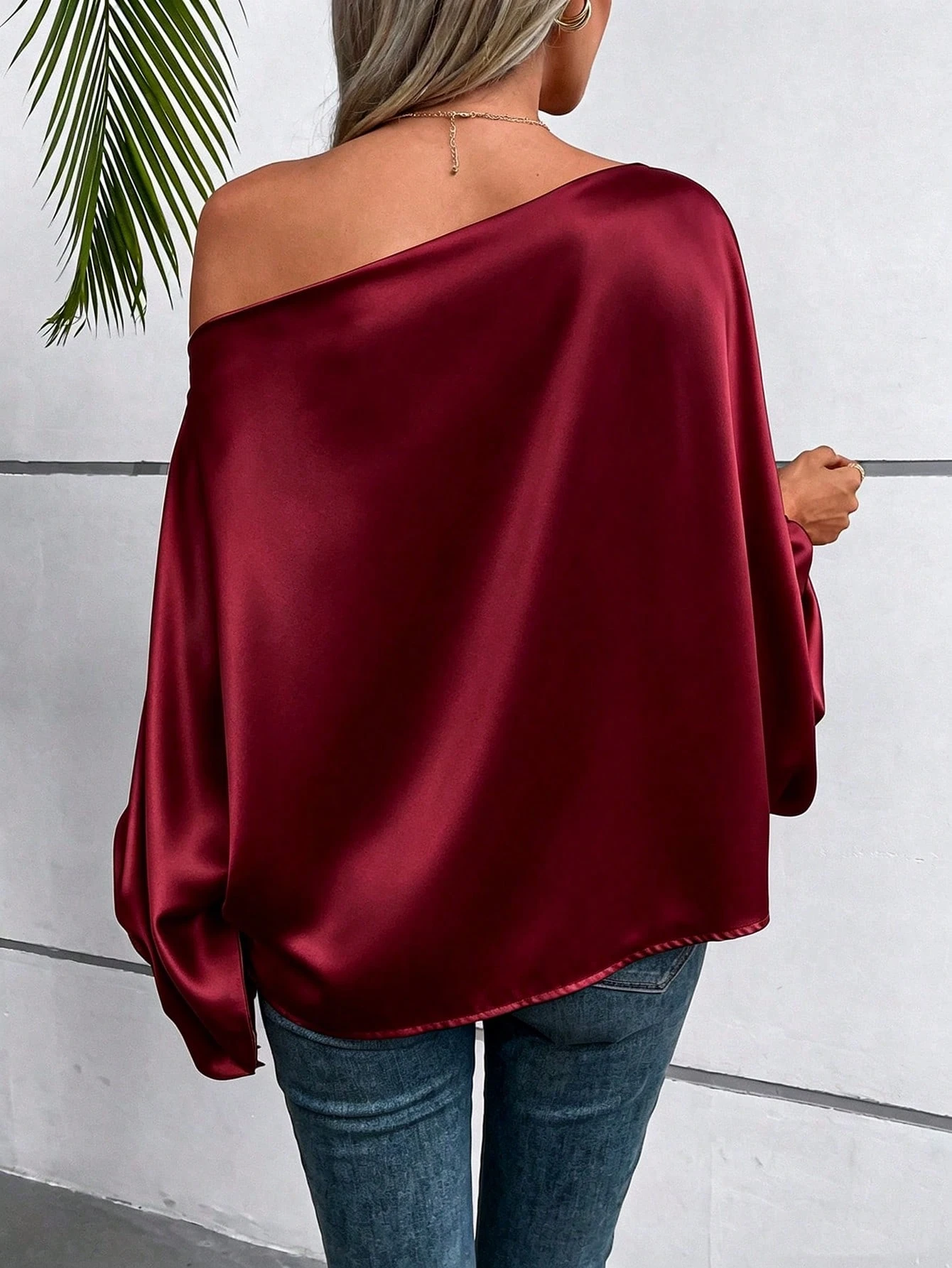 Blouse ample femme col asymétrique manches chauve-souris couleur unie — vue 10