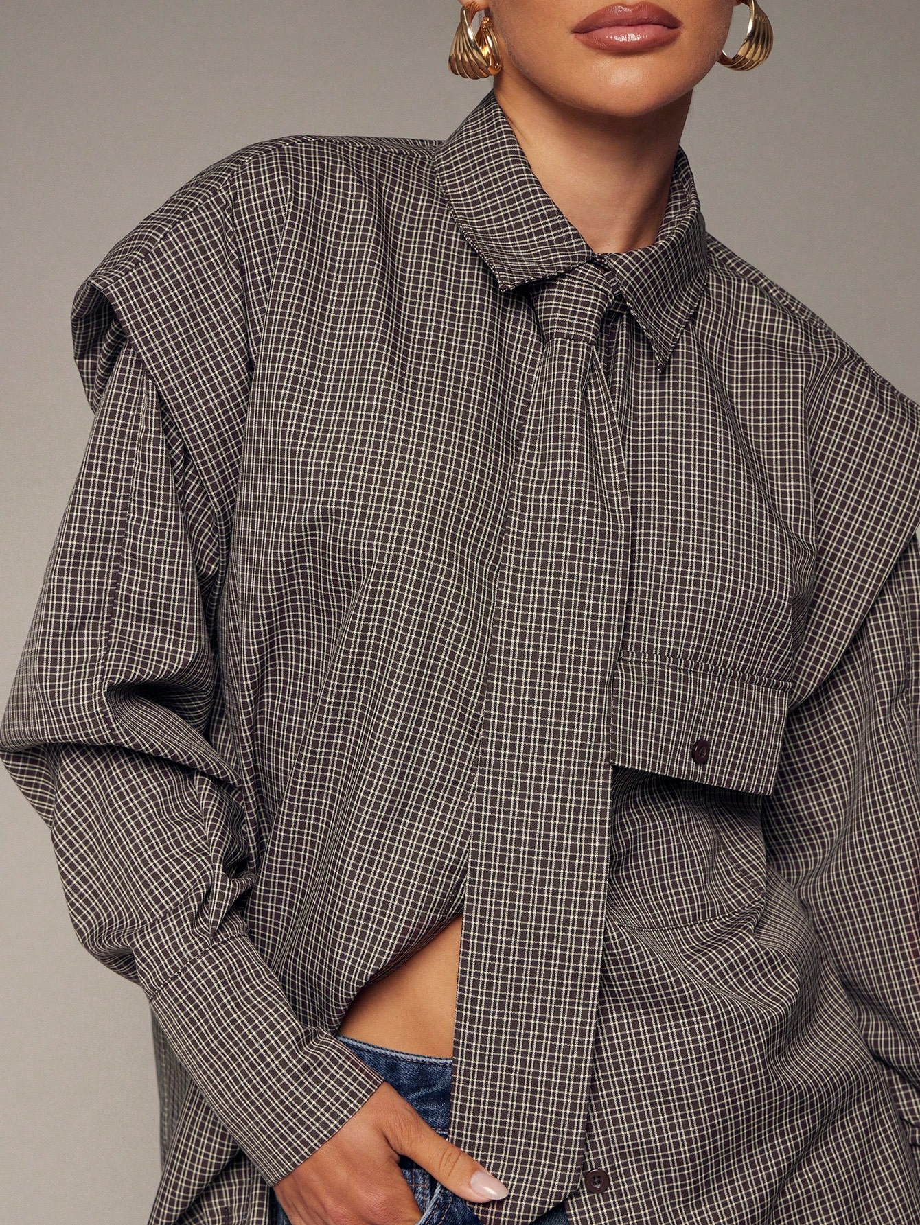 Hauture Chemise à carreaux sexy et décontractée pour femmes avec nœud devant et épaules — vue 11