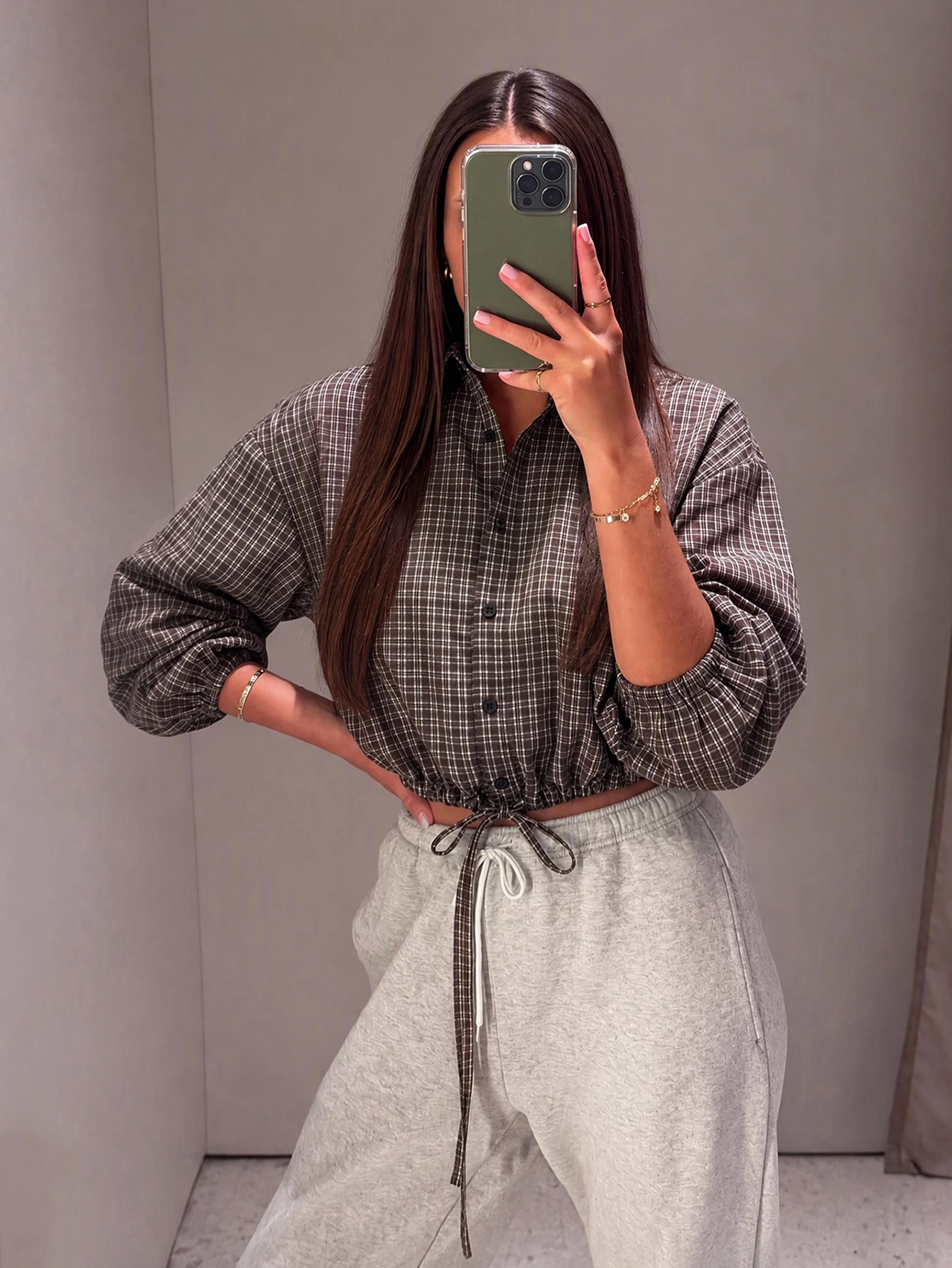 Chemise à manches longues à carreaux pour femmes avec ourlet élastique, style — vue 4