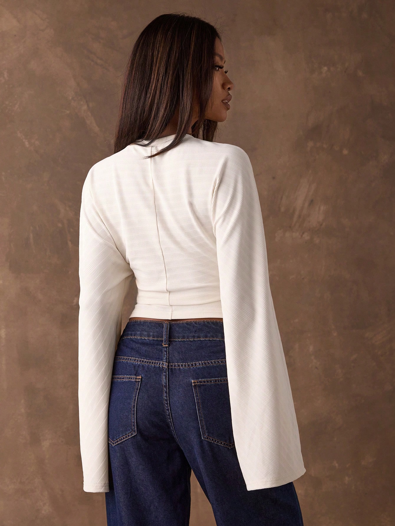 Top à manches évasées et taille cintrée de couleur unie simple pour femmes au — vue 5