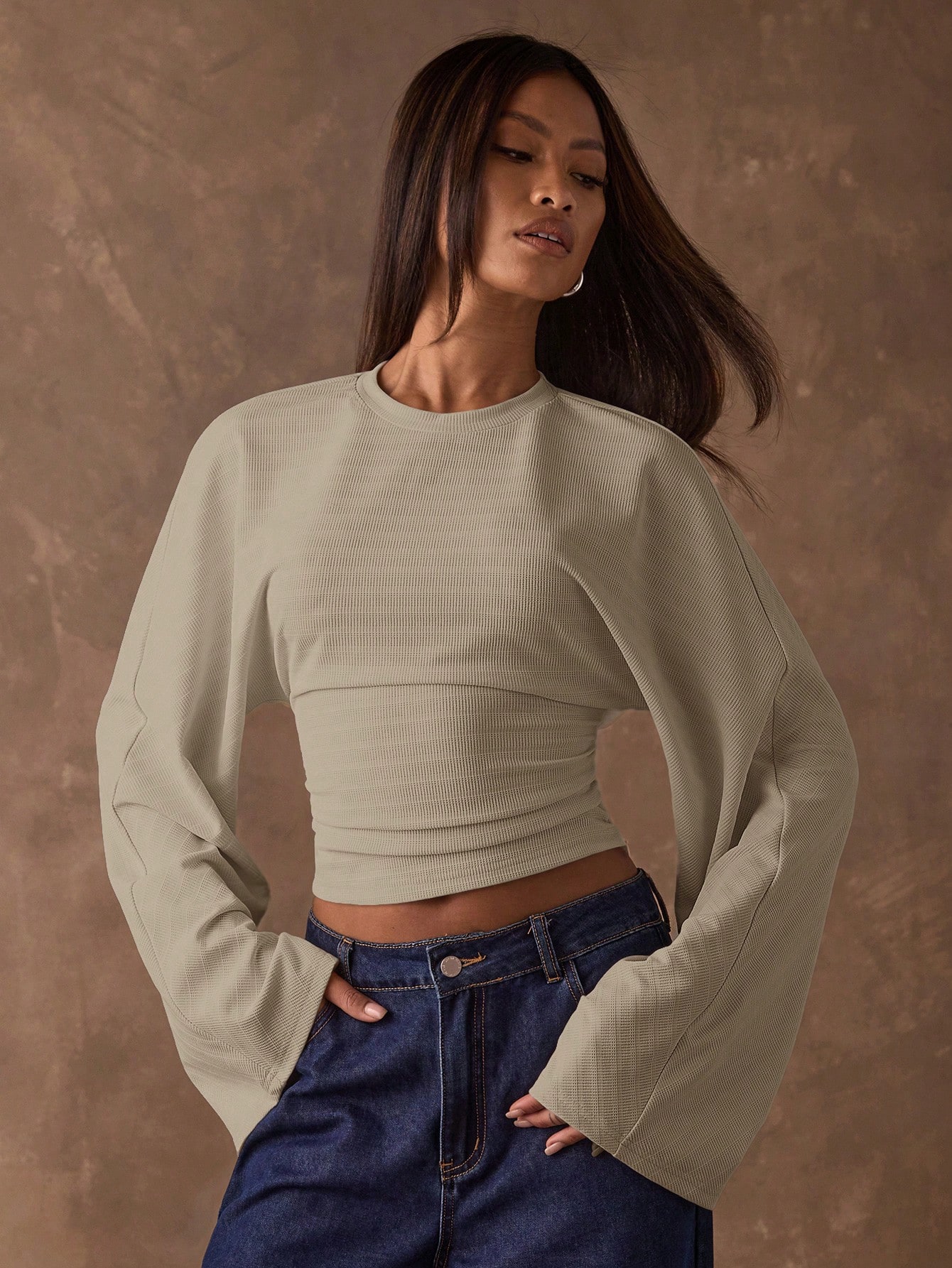 Top à manches évasées et taille cintrée de couleur unie simple pour femmes au — vue 3