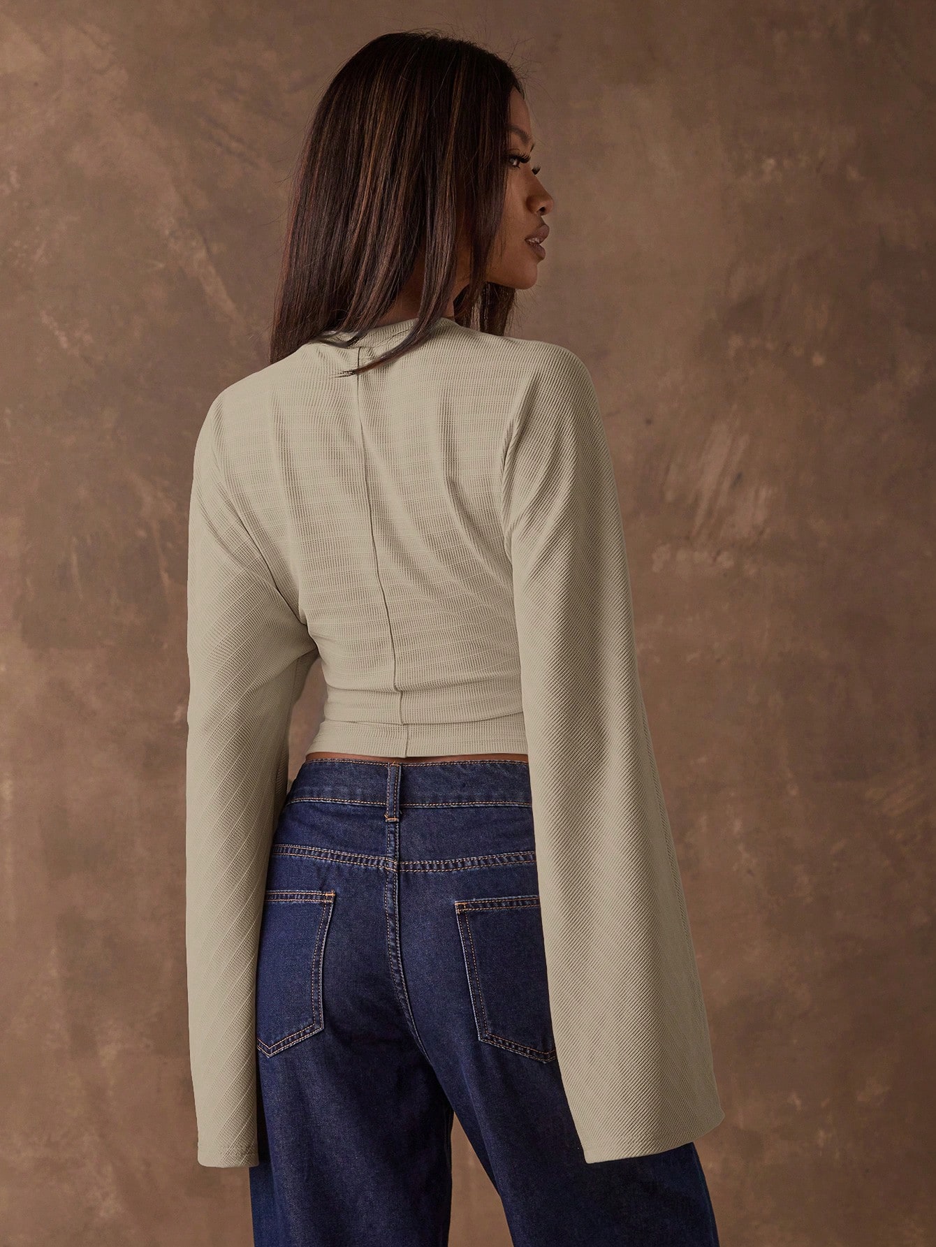 Top à manches évasées et taille cintrée de couleur unie simple pour femmes au — vue 6