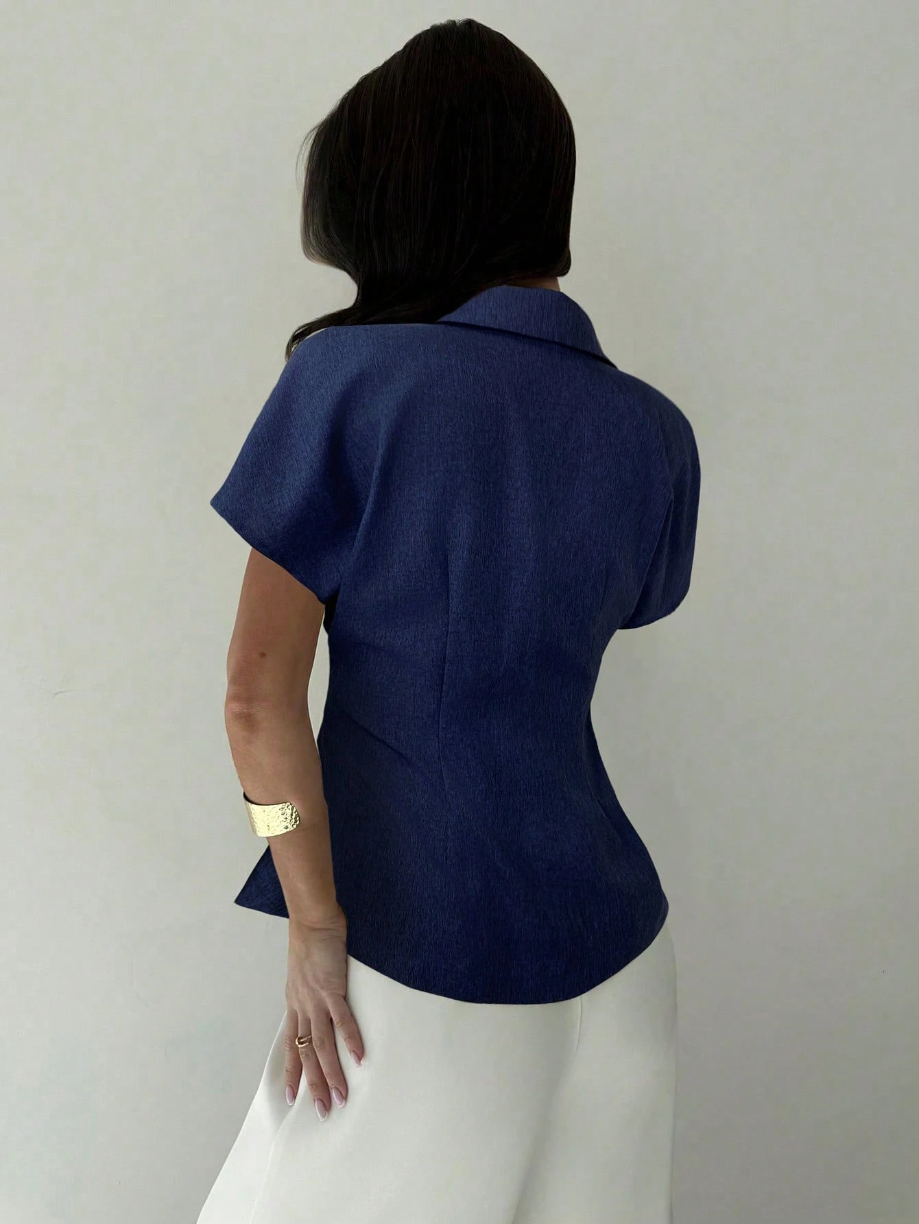 Firerie Chemise en lin pour femmes à taille froncée et manches courtes avec bouton — vue 3