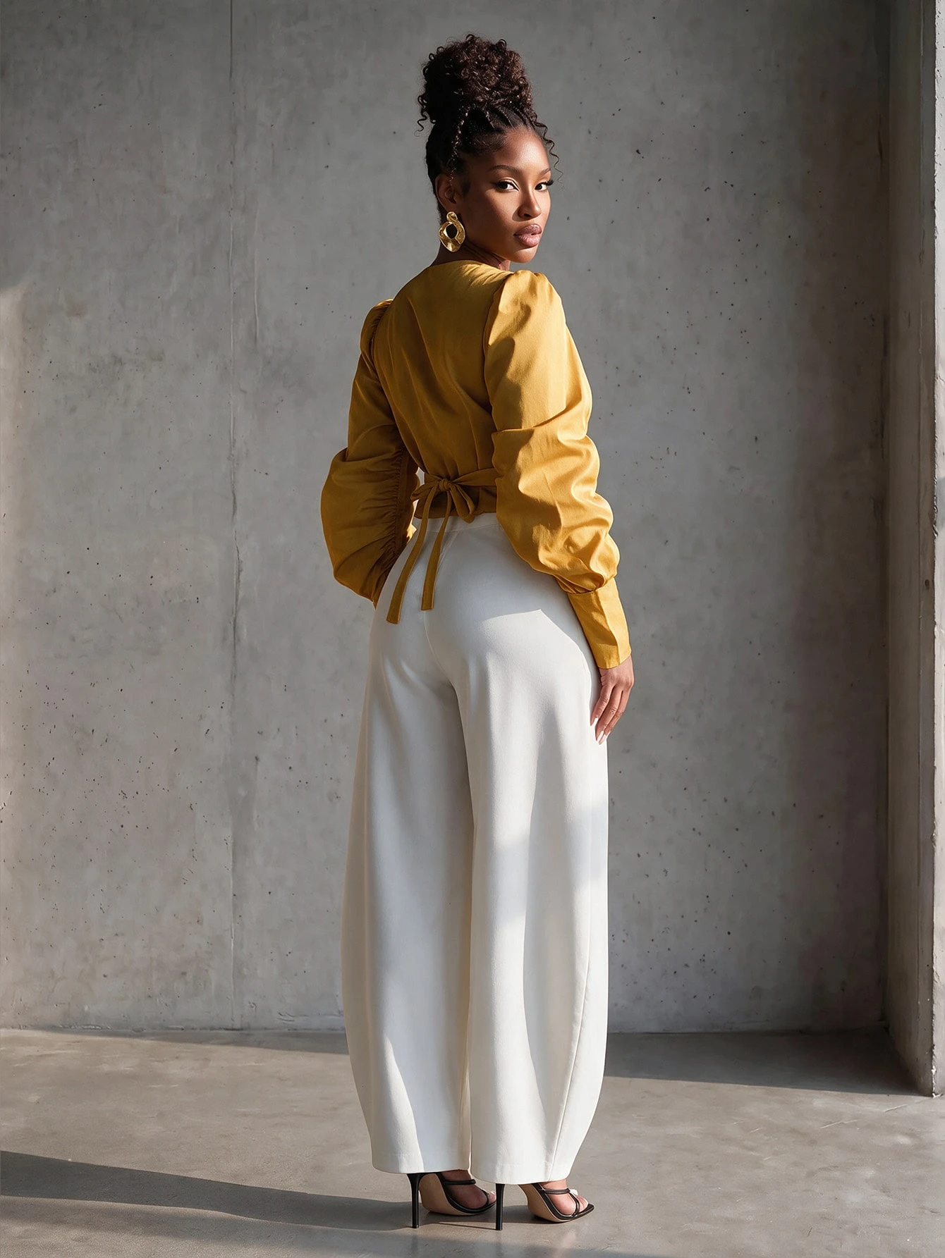 BamGlimmer Blouse d'été oversize pour femme avec col en V, manches longues, taille nouée — vue 5