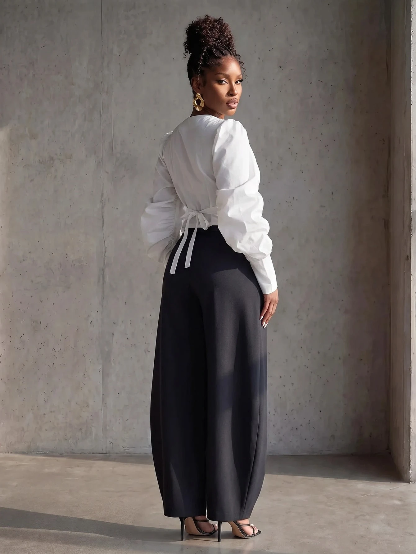 BamGlimmer Blouse d'été oversize pour femme avec col en V, manches longues, taille nouée — vue 7