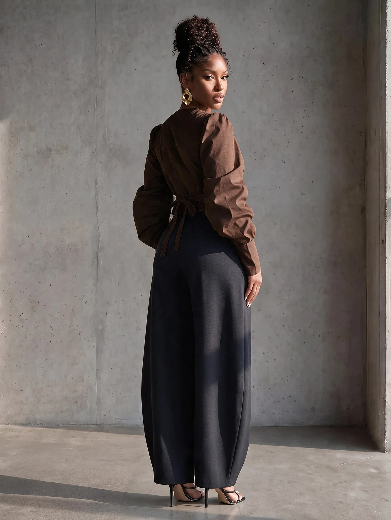 BamGlimmer Blouse d'été oversize pour femme avec col en V, manches longues, taille nouée — vue 8