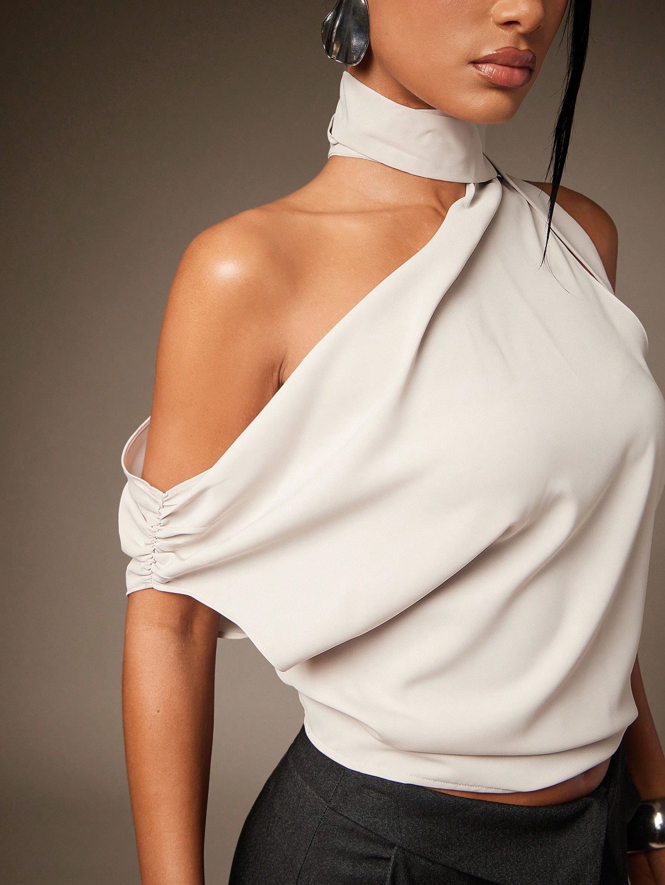 Hauture Blouse décontractée d'été sexy de base avec une épaule dénudée, col foulard et
