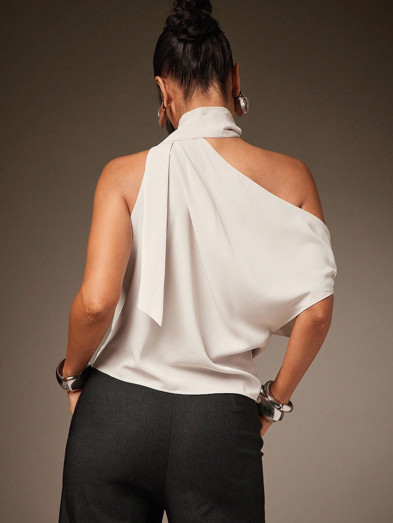 Hauture Blouse décontractée d'été sexy de base avec une épaule dénudée, col foulard et — vue 3