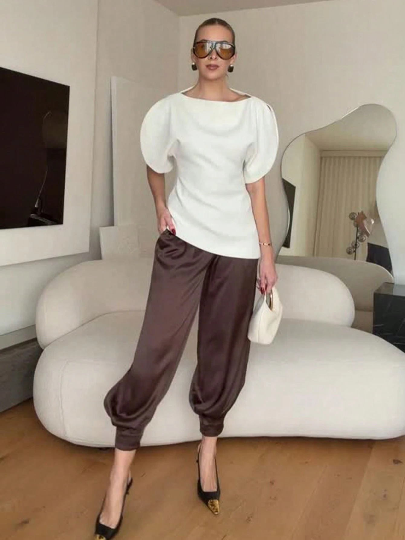 Blouse asymétrique pour femmes avec manches bouffantes, chemise noire à col rond, nouveau — vue 9