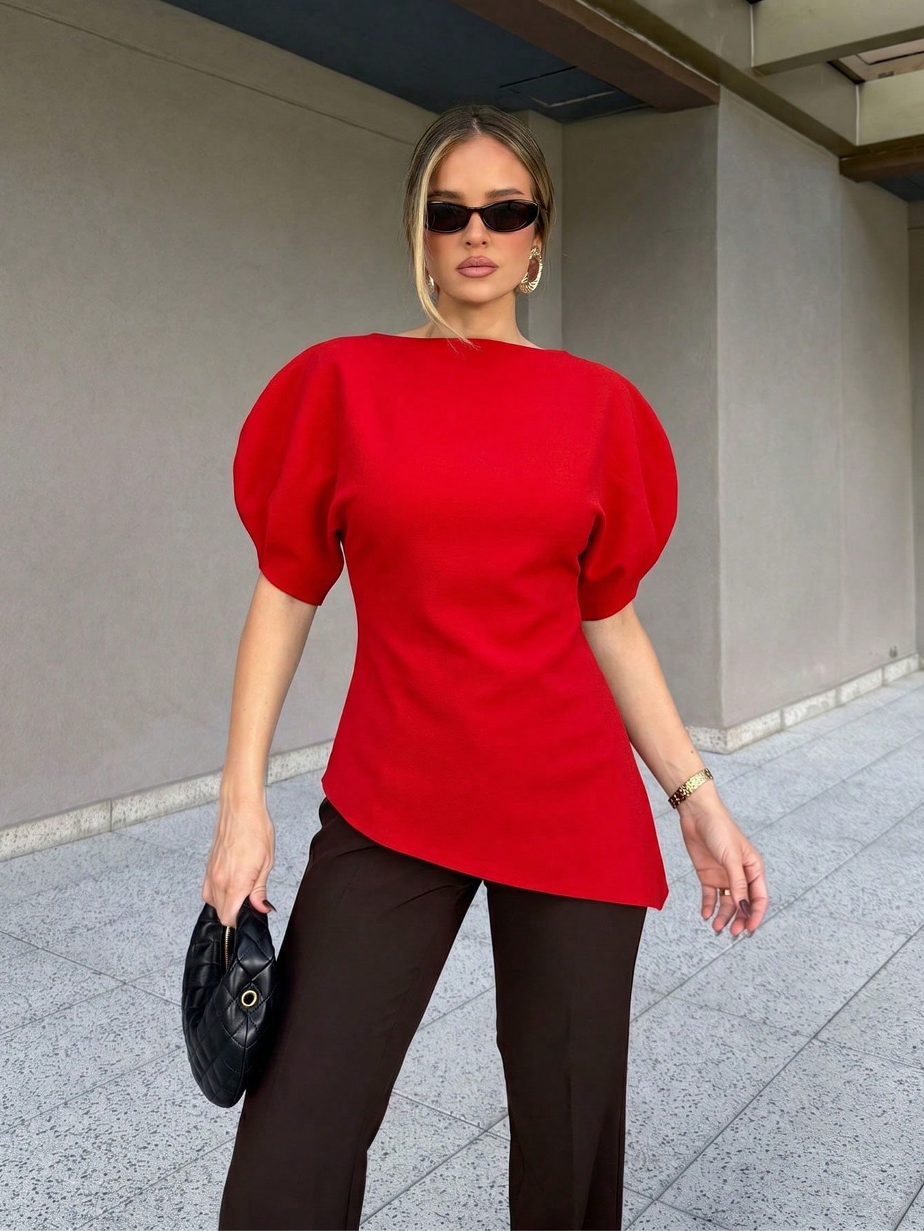 Blouse asymétrique pour femmes avec manches bouffantes, chemise noire à col rond, nouveau — vue 12