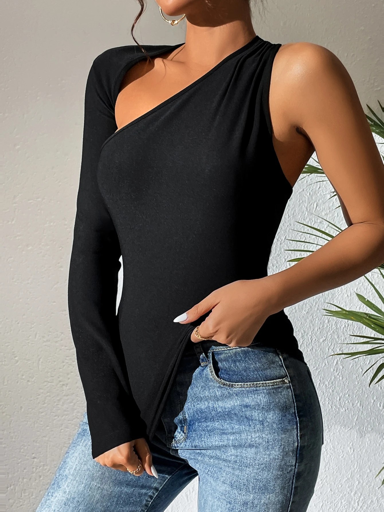 T-shirt à col asymétrique découpé — vue 4