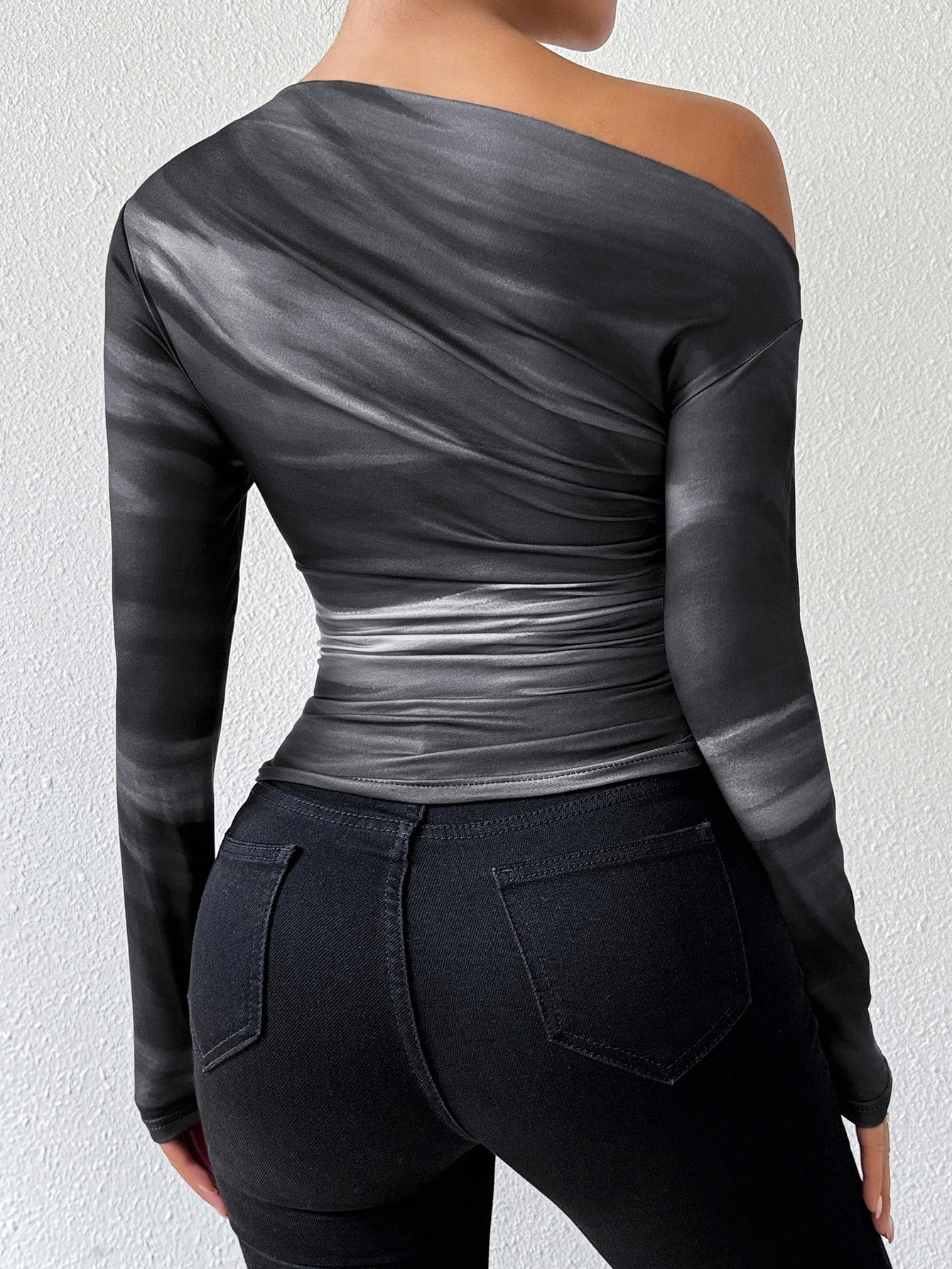 Xyvia T-shirt à manches longues avec col asymétrique, imprimé dégradé de marbre et — vue 11