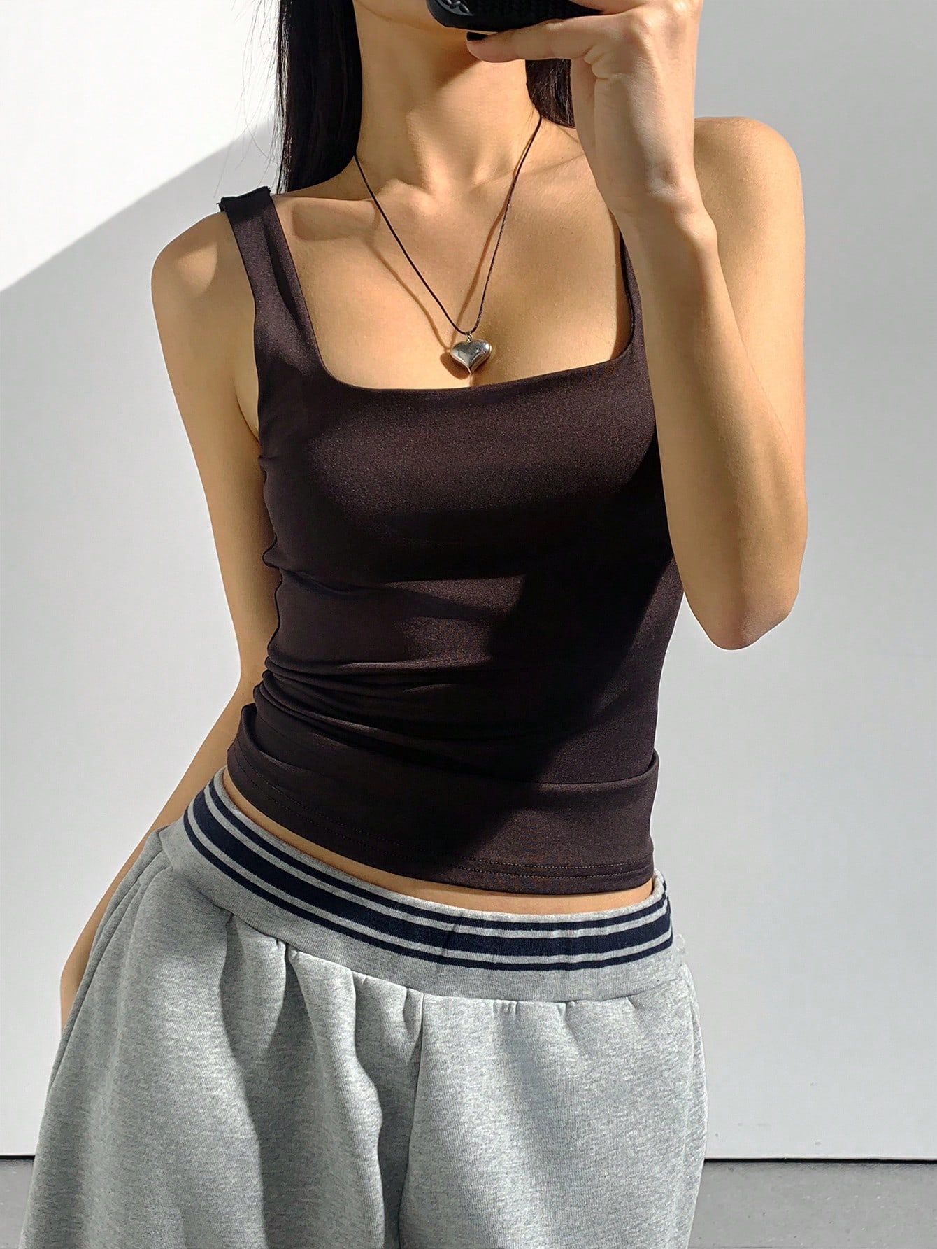 Flirla Débardeur casual polyvalent à col carré plissé et ajusté, couleur unie pour femmes — vue 17
