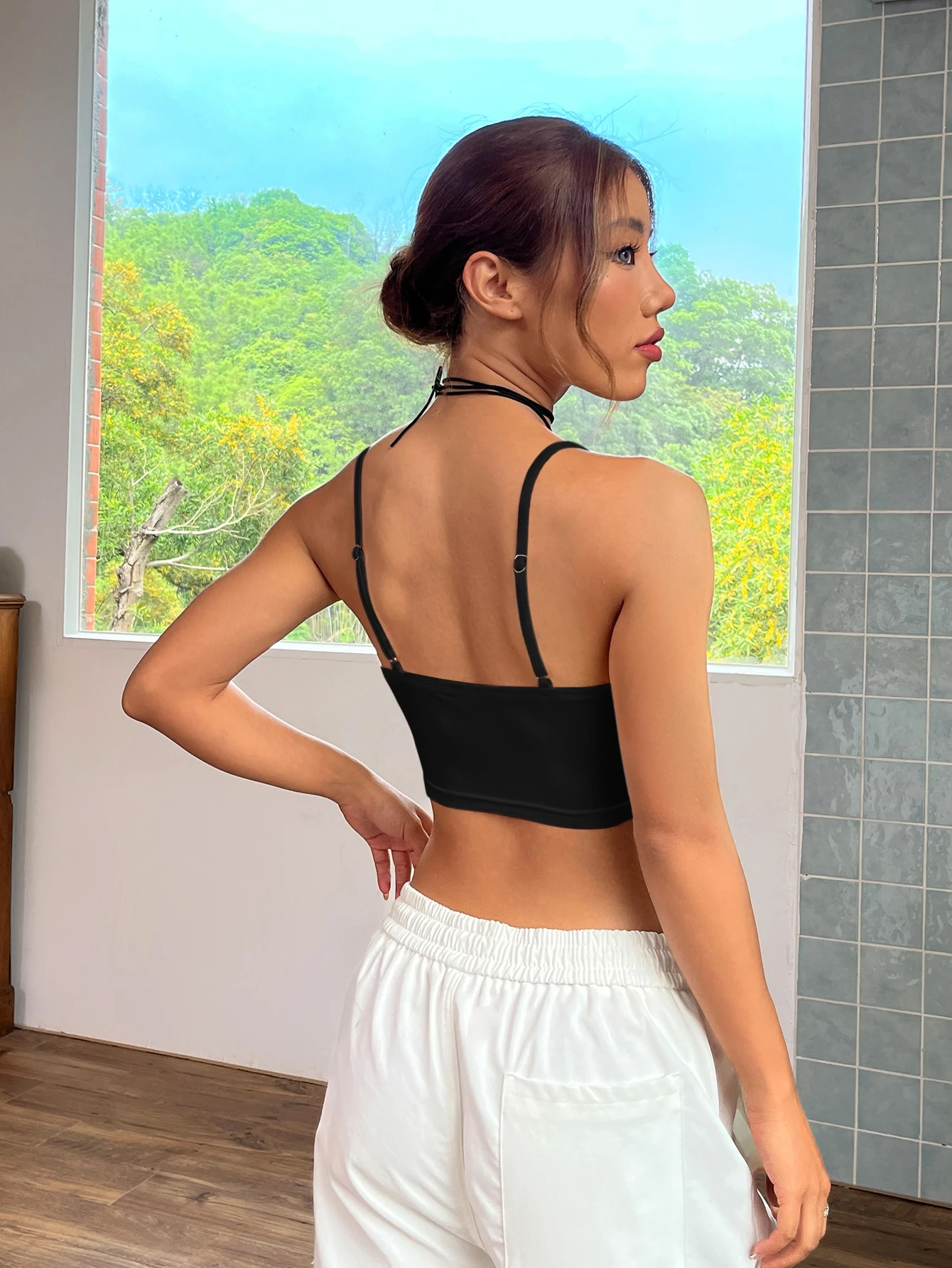EZwear Débardeur court dos nu couleur unie noir sexy pour soirée d'été — vue 4