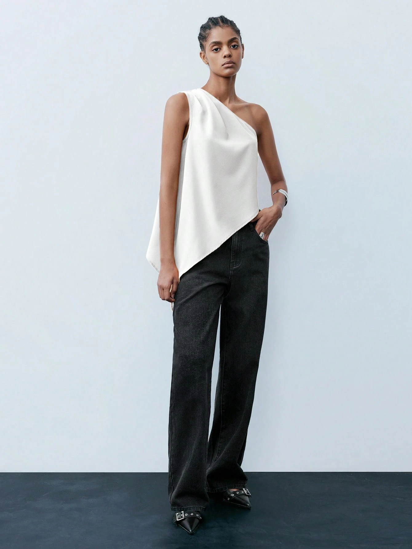 Maija Top décontracté sans manches plissé de couleur unie blanc asymétrique pour femmes, — vue 11