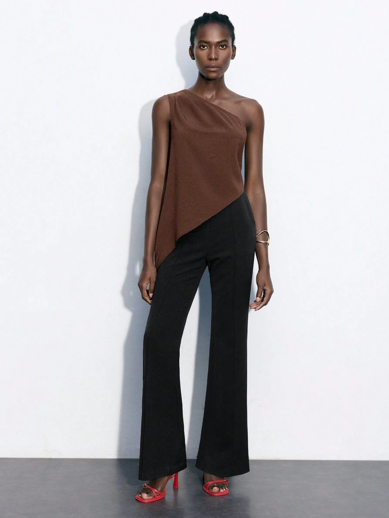 Maija Top décontracté sans manches plissé de couleur unie blanc asymétrique pour femmes, — vue 12