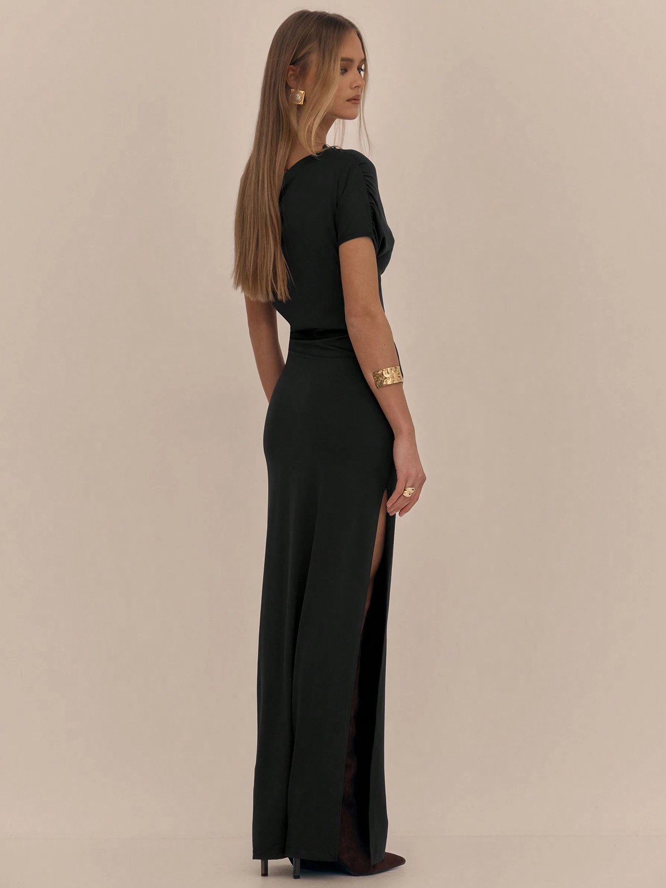 MUSERA Robe longue asymétrique à épaule drapée et fendue sur le côté. Élégante pour les — vue 3