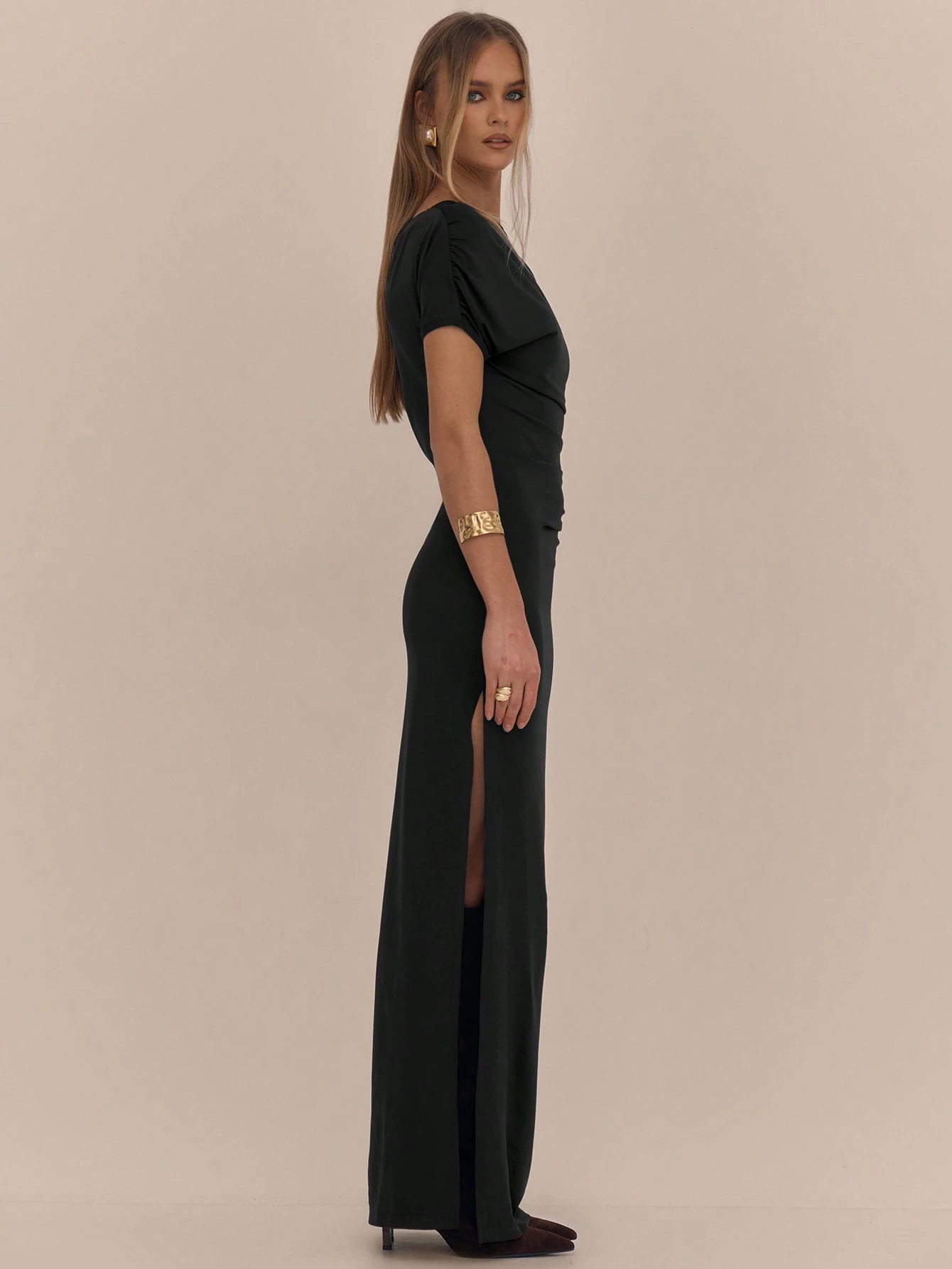 MUSERA Robe longue asymétrique à épaule drapée et fendue sur le côté. Élégante pour les — vue 9