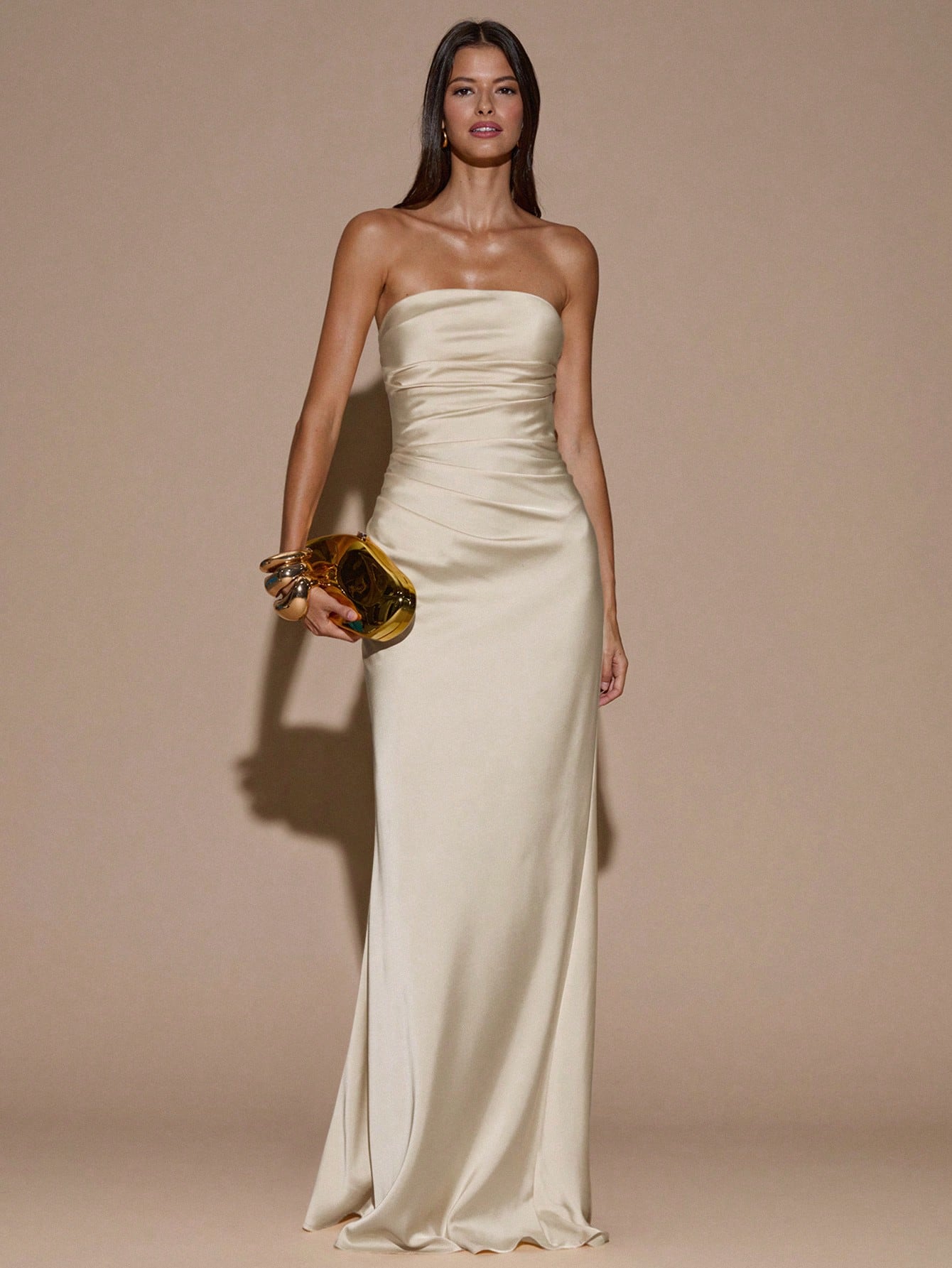 Robe sirène minimaliste sexy de couleur unie jaune crème plissée dos nu — vue 2