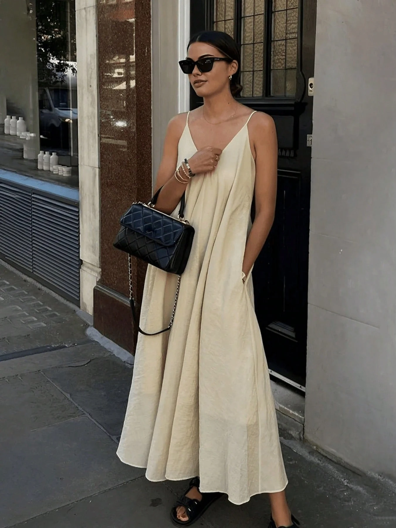 Robe minimaliste élégante et décontractée pour femme, de couleur unie avec bretelles,