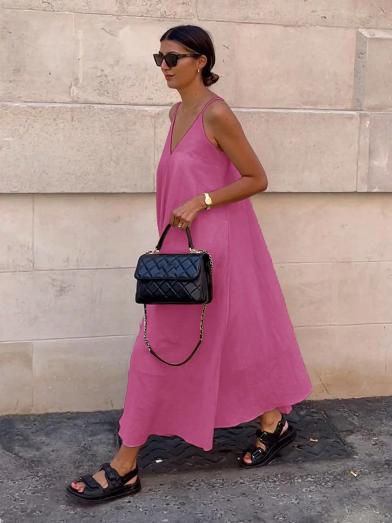 Robe minimaliste élégante et décontractée pour femme, de couleur unie avec bretelles, — vue 8