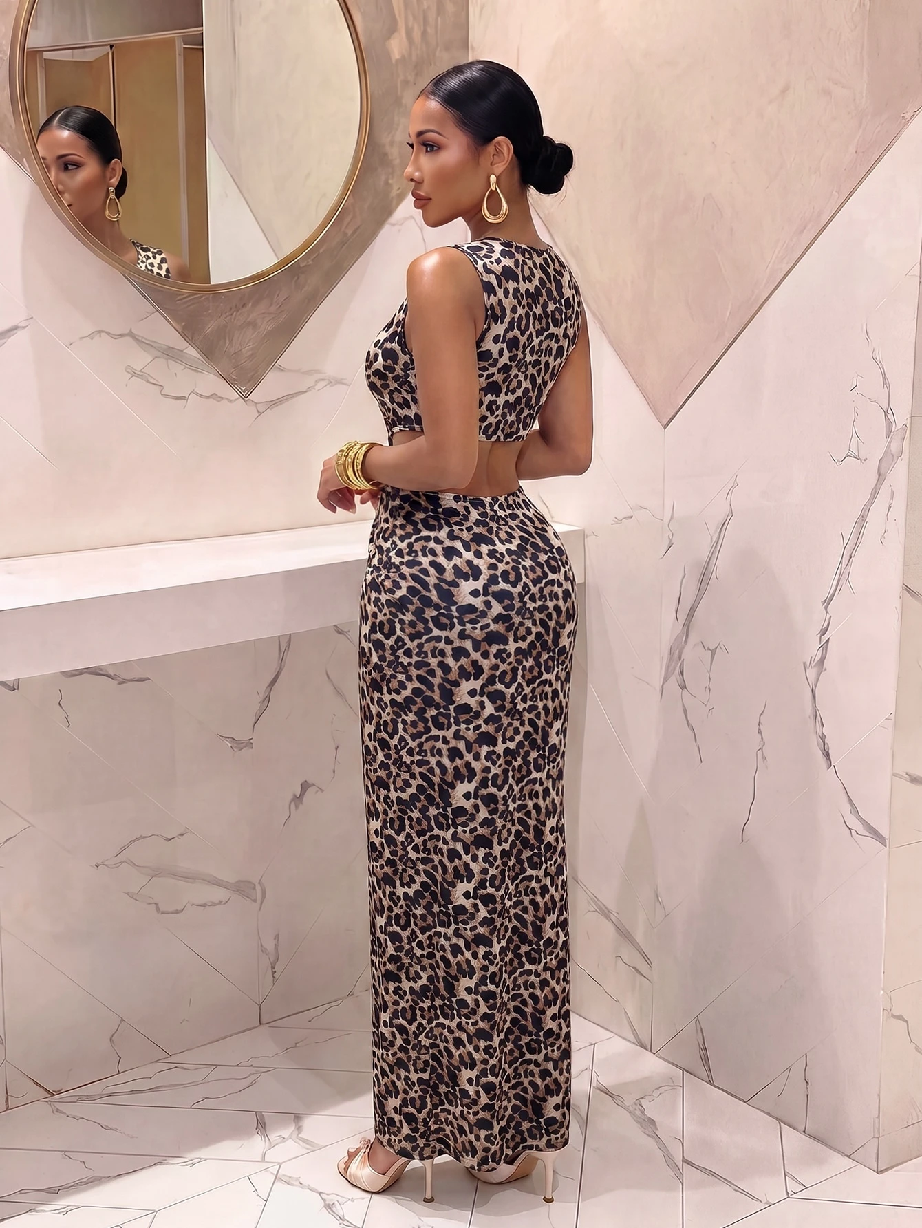 Slaydiva Robe longue blanche élégante pour femme avec décolleté en V profond et découpes, — vue 10
