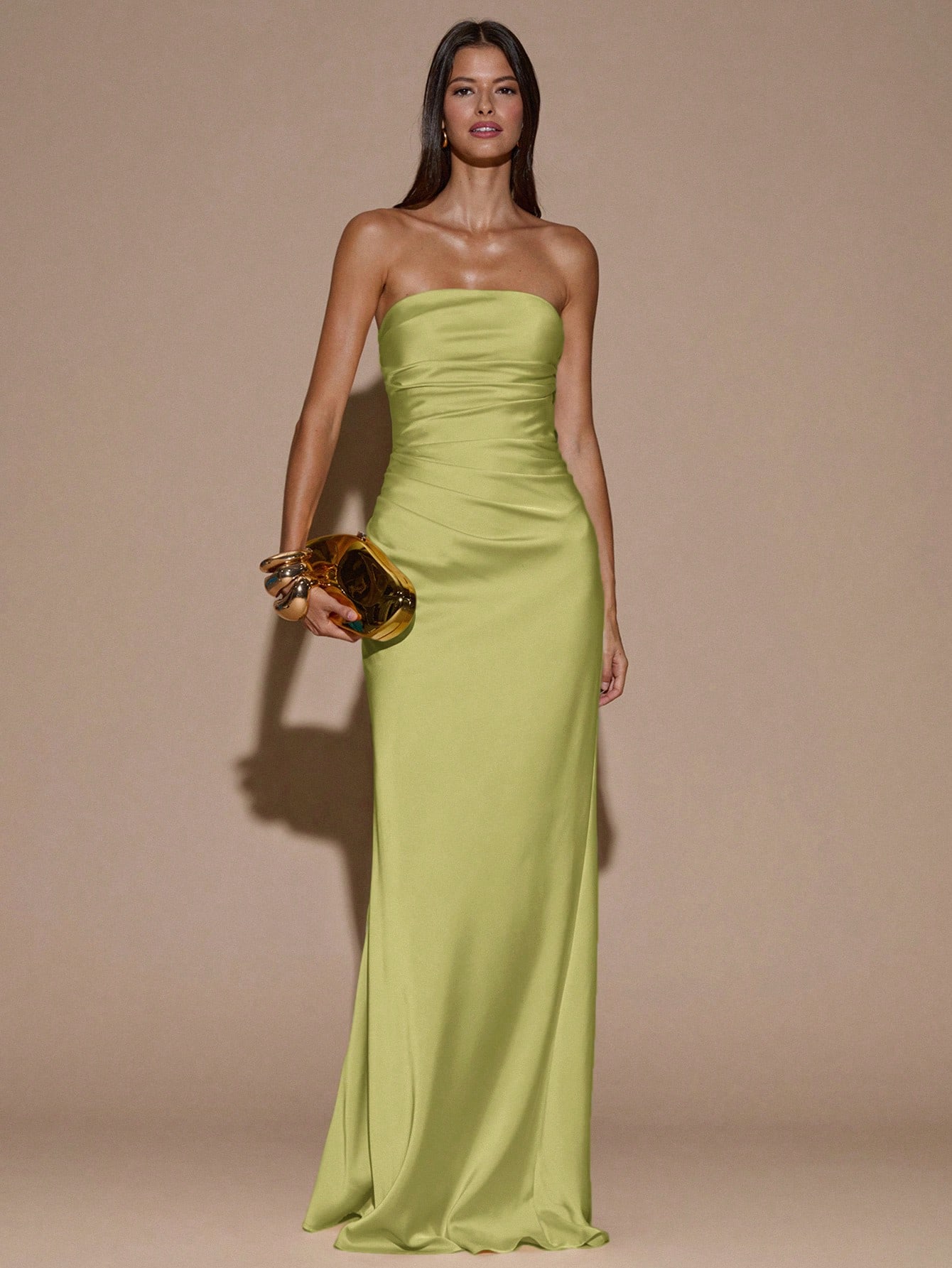 Robe sirène minimaliste sexy de couleur unie jaune crème plissée dos nu — vue 19