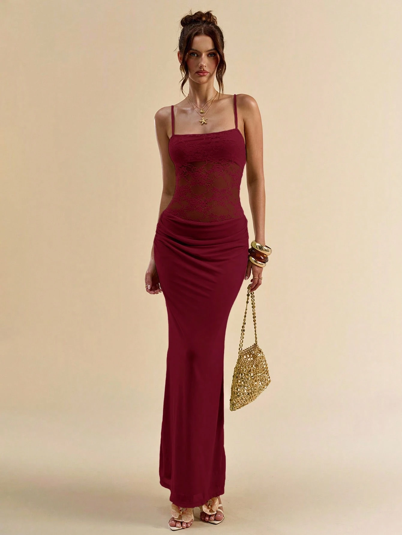 Robe moulante d'été sexy pour vacances en dentelle avec empiècements — vue 4