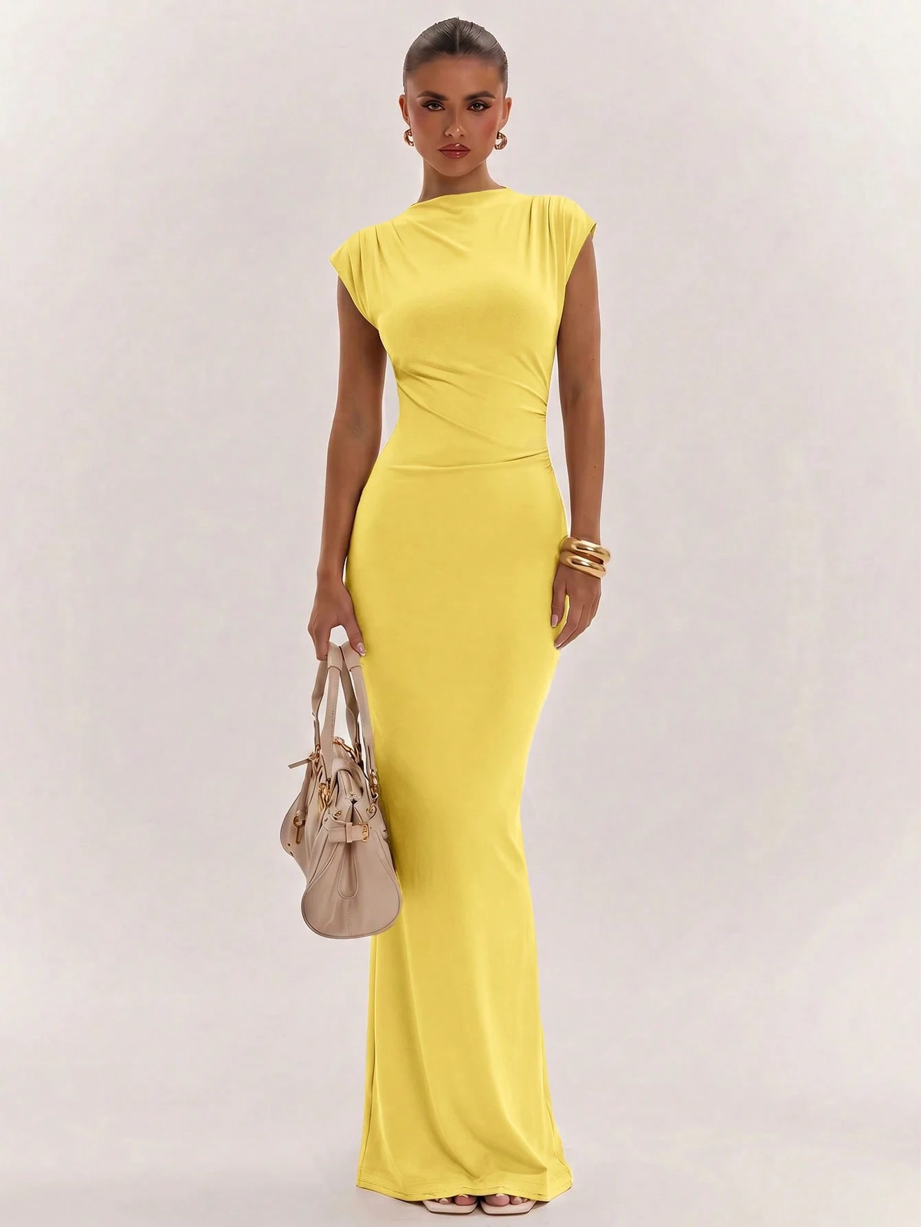 Robe moulante asymétrique froncée abricot, robe longue élégante minimaliste de — vue 9