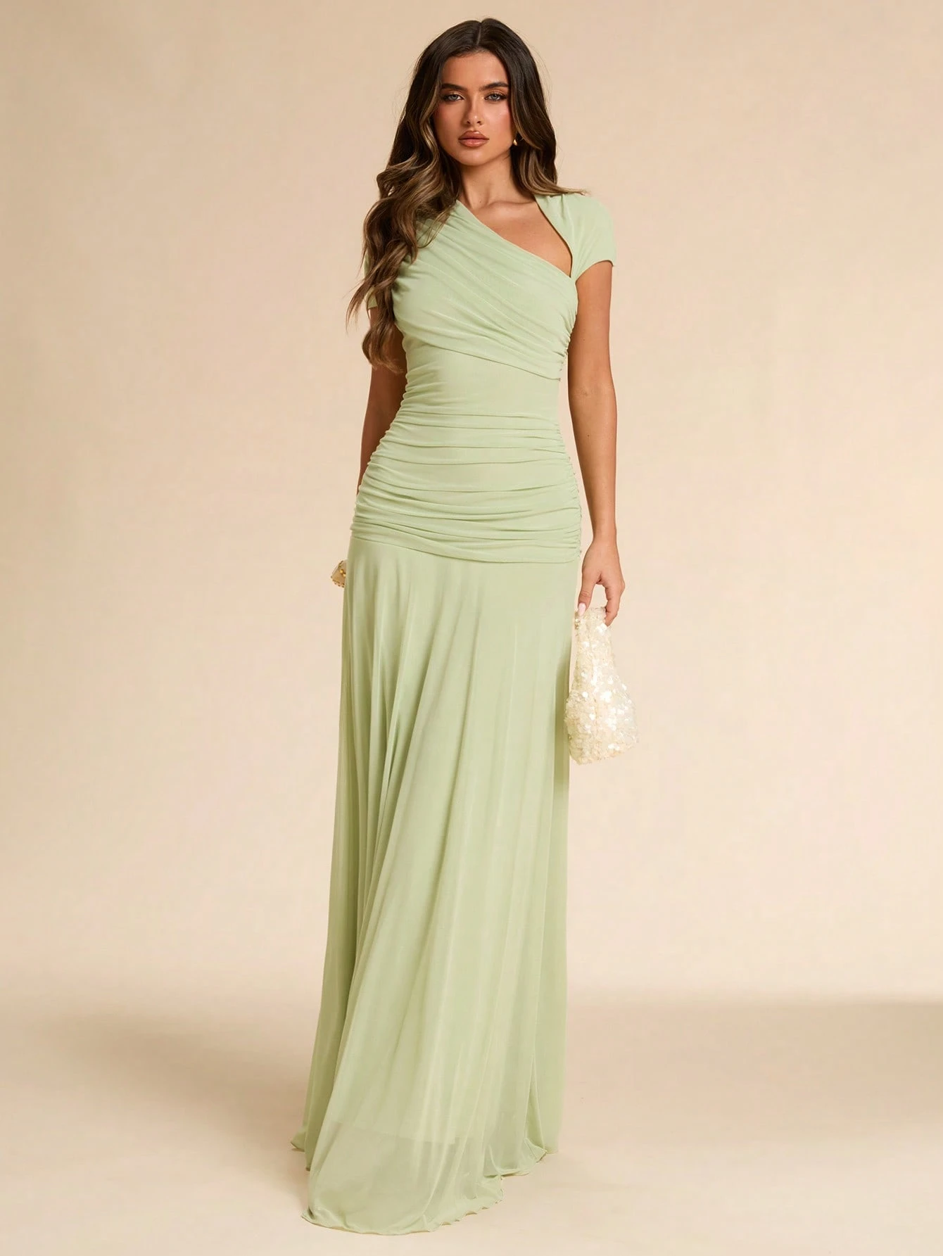 Robe longue asymétrique froncée ajustée, verte, convenant pour une invitée de — vue 5