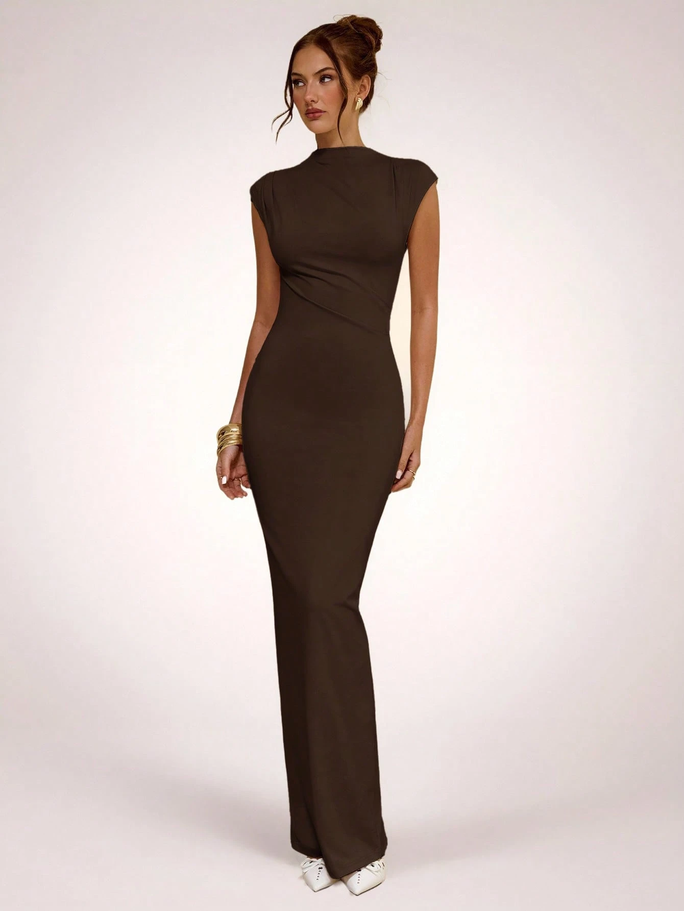 Robe moulante asymétrique froncée abricot, robe longue élégante minimaliste de — vue 11