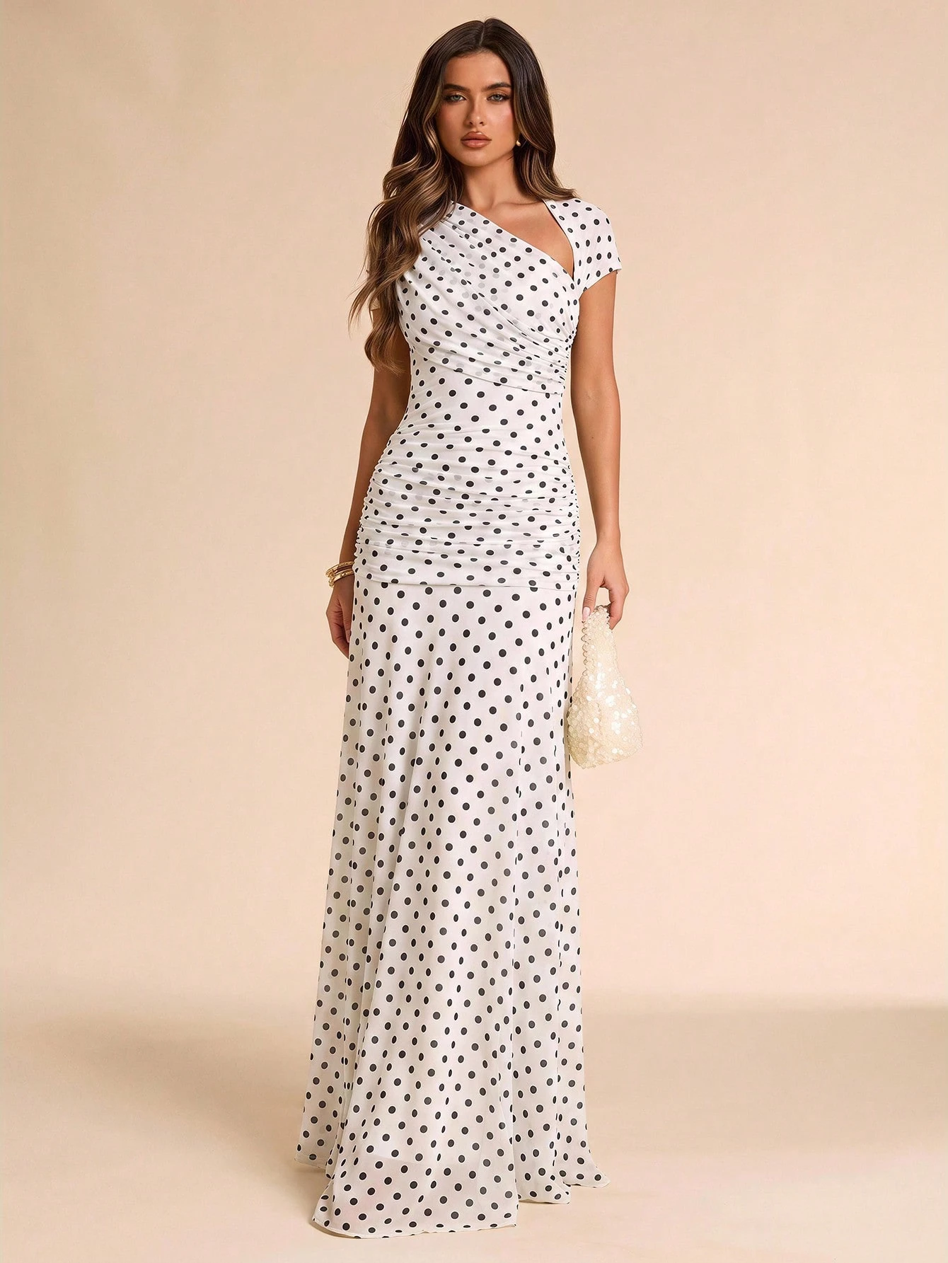 Robe longue asymétrique froncée ajustée, verte, convenant pour une invitée de — vue 6
