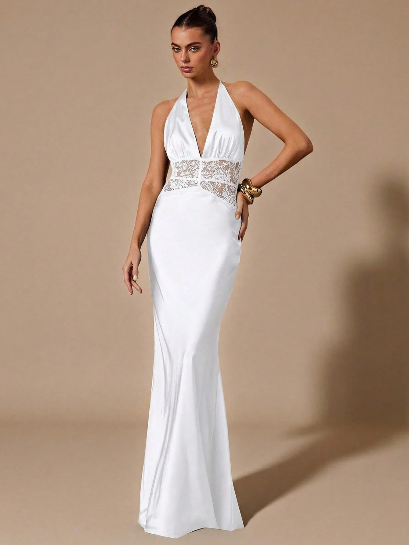 Robe longue élégante et formelle blanc crème d'été avec col en V profond, dos — vue 4