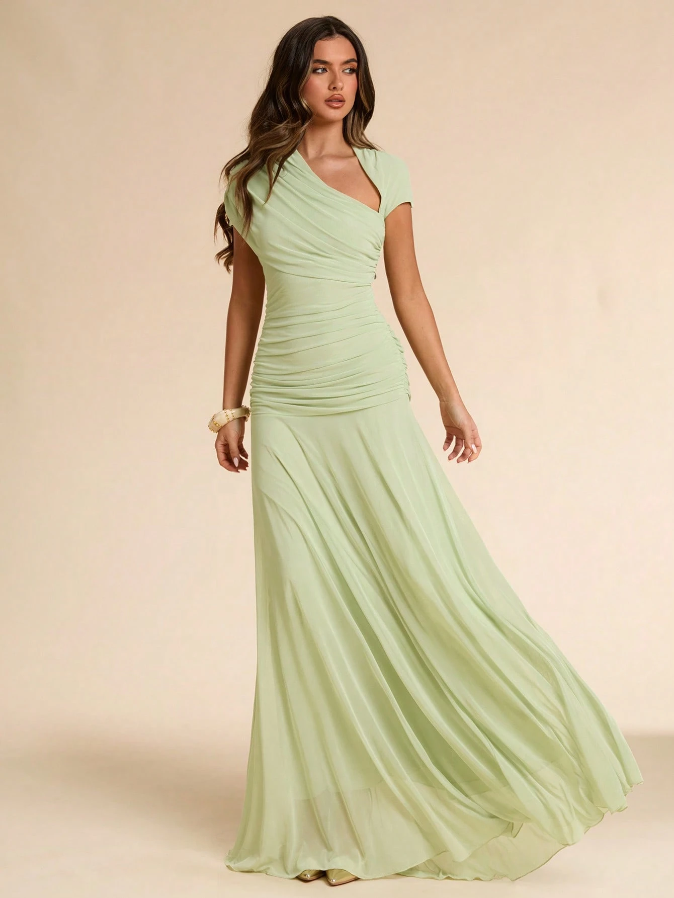 Robe longue asymétrique froncée ajustée, verte, convenant pour une invitée de — vue 11