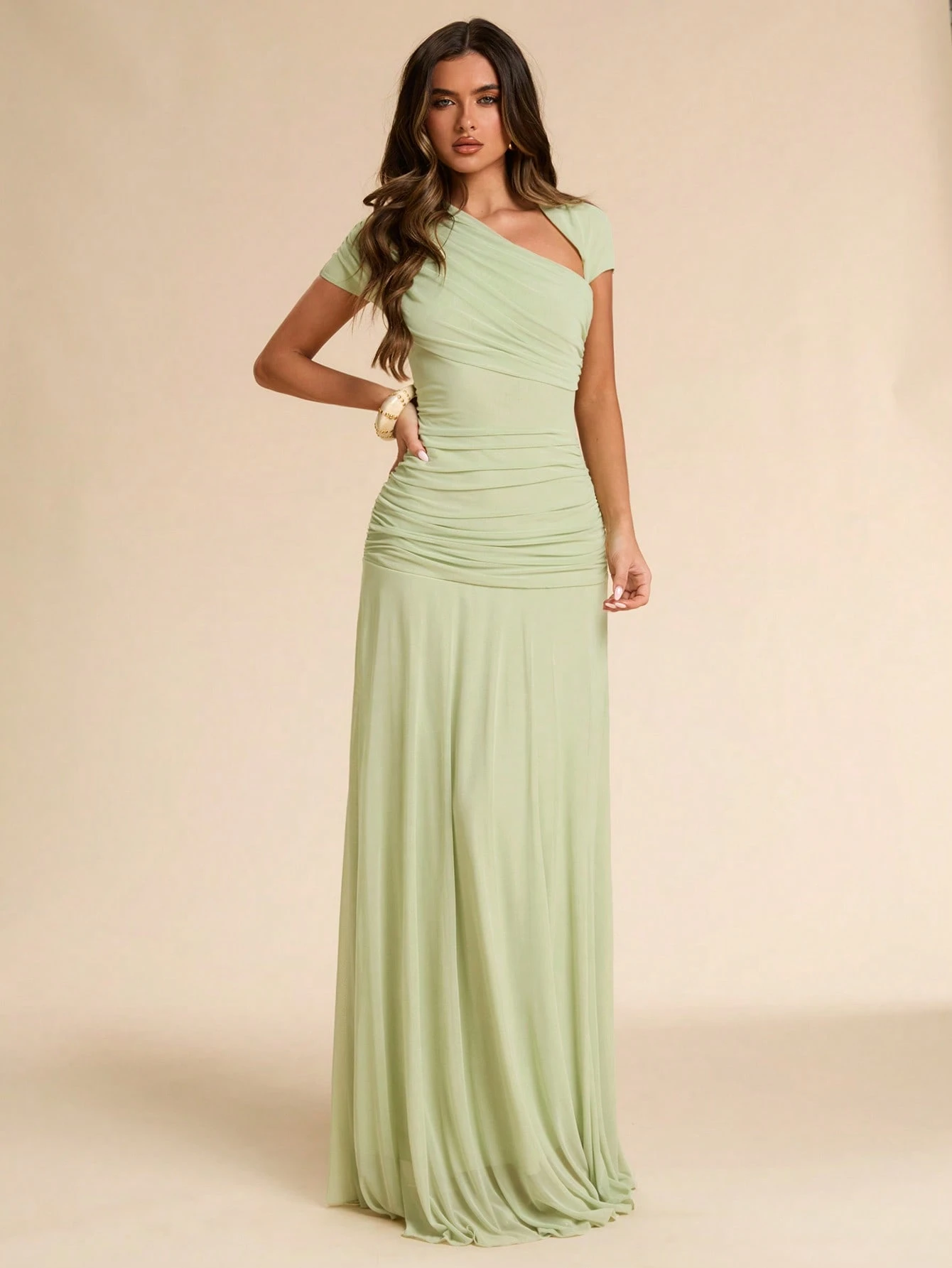 Robe longue asymétrique froncée ajustée, verte, convenant pour une invitée de — vue 9