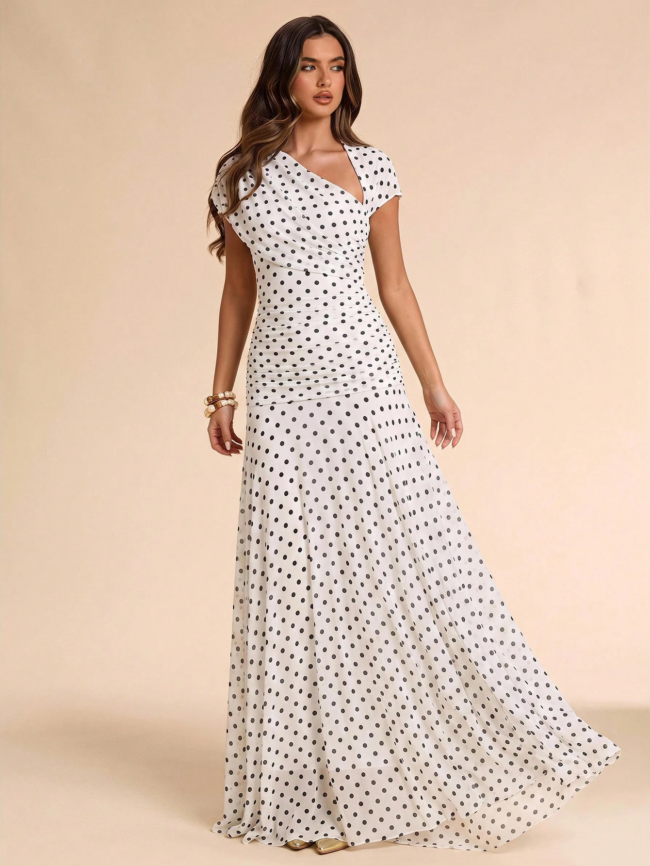 Robe longue asymétrique froncée ajustée, verte, convenant pour une invitée de — vue 12