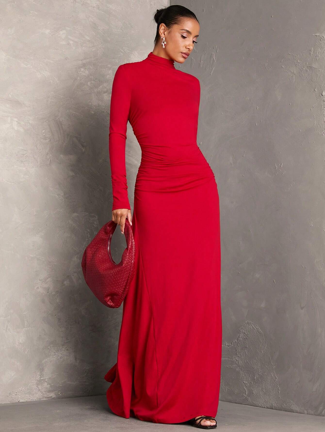 Robe plissée à col montant et manches longues, couleur unie. Robe pour invitée — vue 2