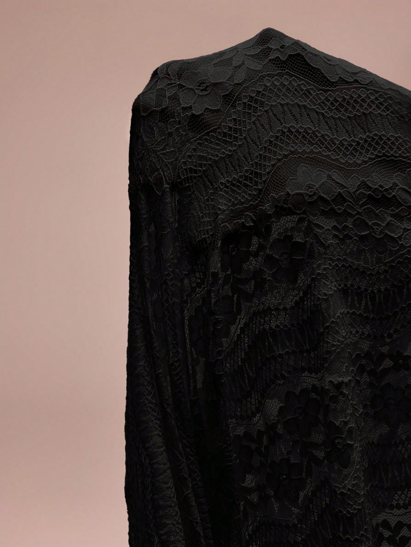 Robe maxi sirène blanche à manches longues et épaules dénudées en dentelle — vue 10