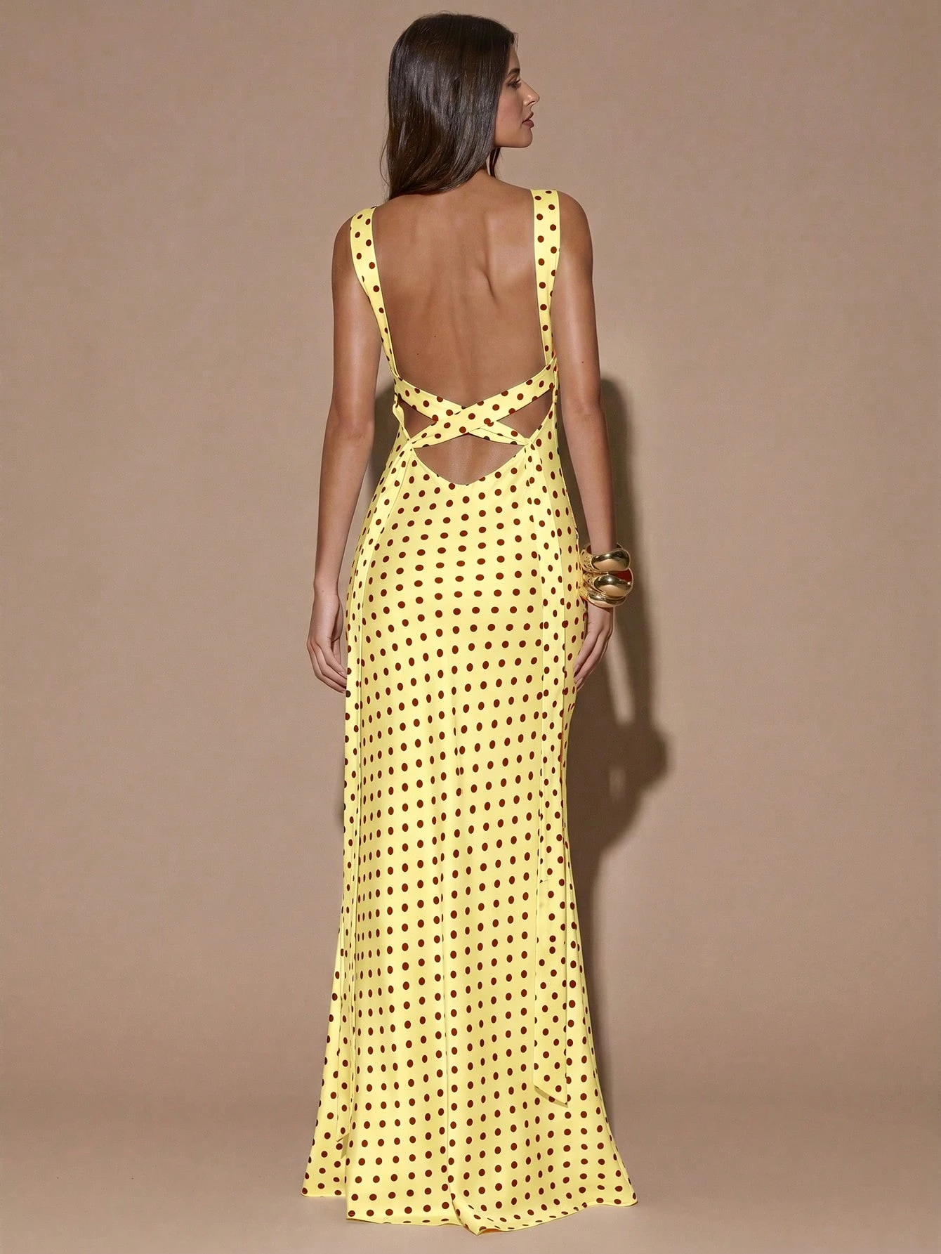 Robe longue sirène minimaliste sexy de couleur unie jaune crème, col en V — vue 13