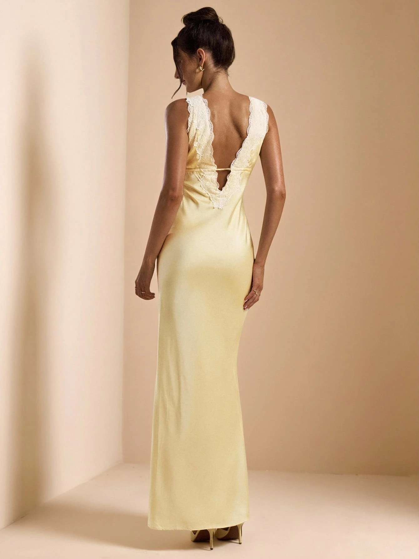 Robe longue élégante en satin blanc et jaune en fausse soie pour femmes, robe — vue 4