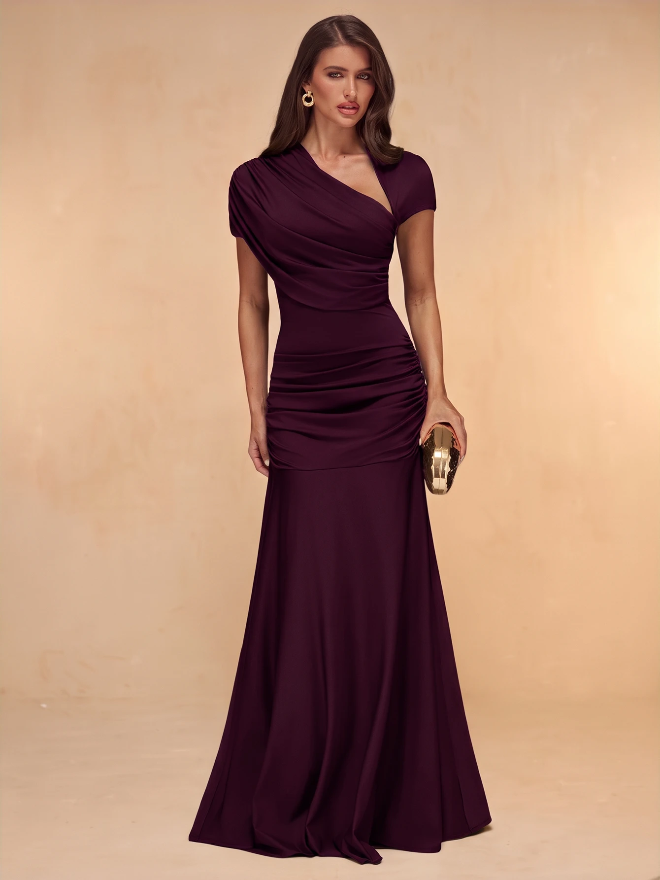 Robe longue élégante pour femmes, coupe ajustée, manches courtes, épaules — vue 10
