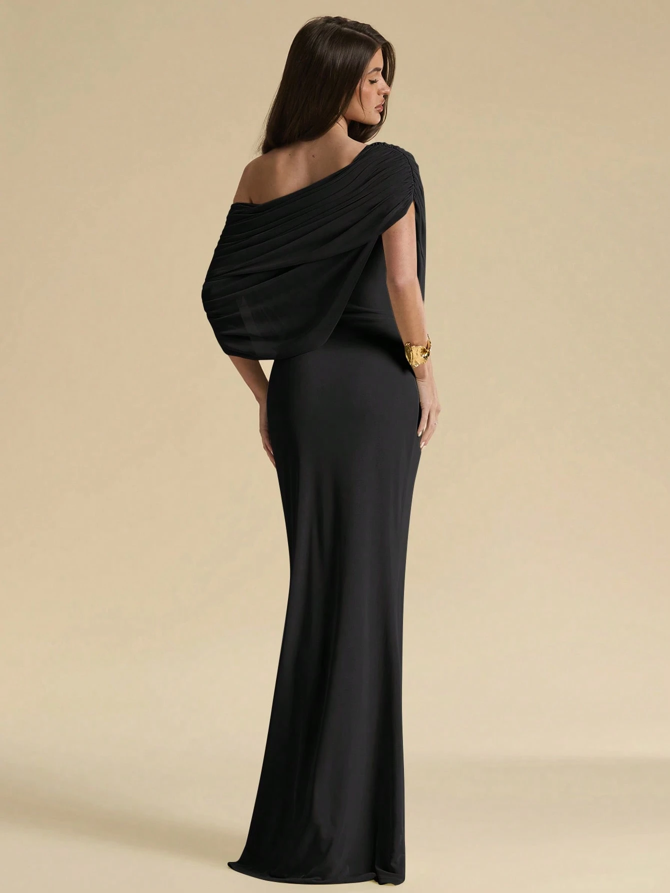 Robe élégante ajustée à épaules dénudées et froncée vert menthe, Robe élégante