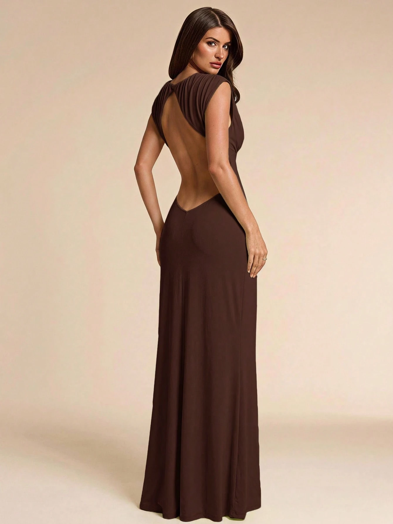 Robe de femme printemps/été vert unicolore, col V profond, dos nu, sexy et — vue 4
