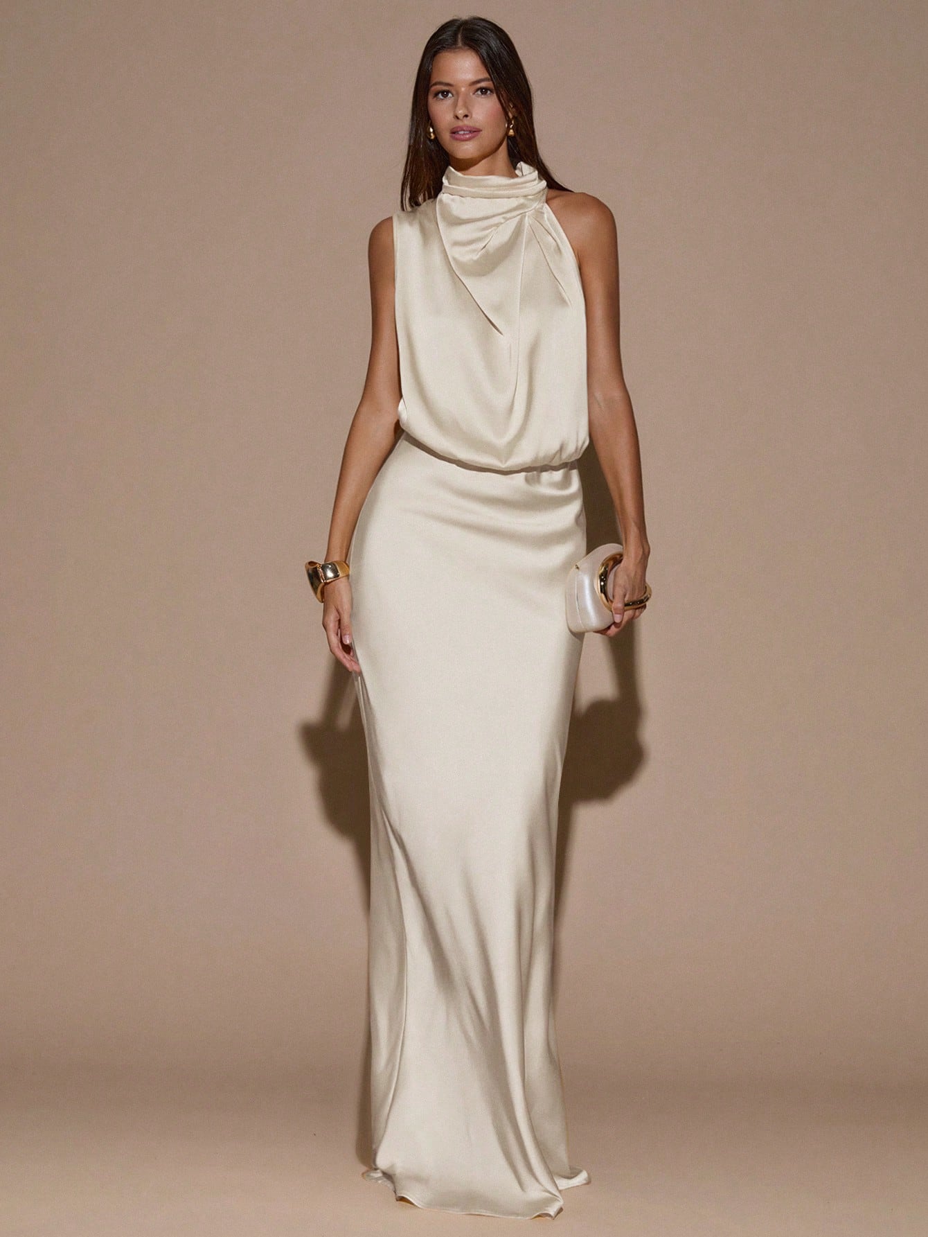 Robe élégante asymétrique sans manches jaune crème, robe de soirée minimaliste — vue 2