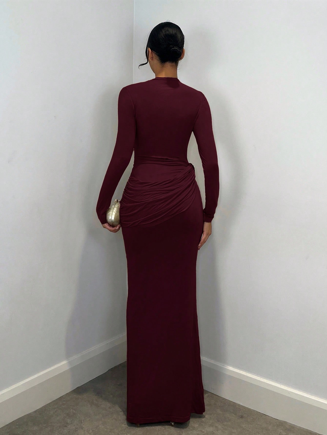 Robe longue élégante pour femme avec décoration métallique, convenant pour le — vue 6