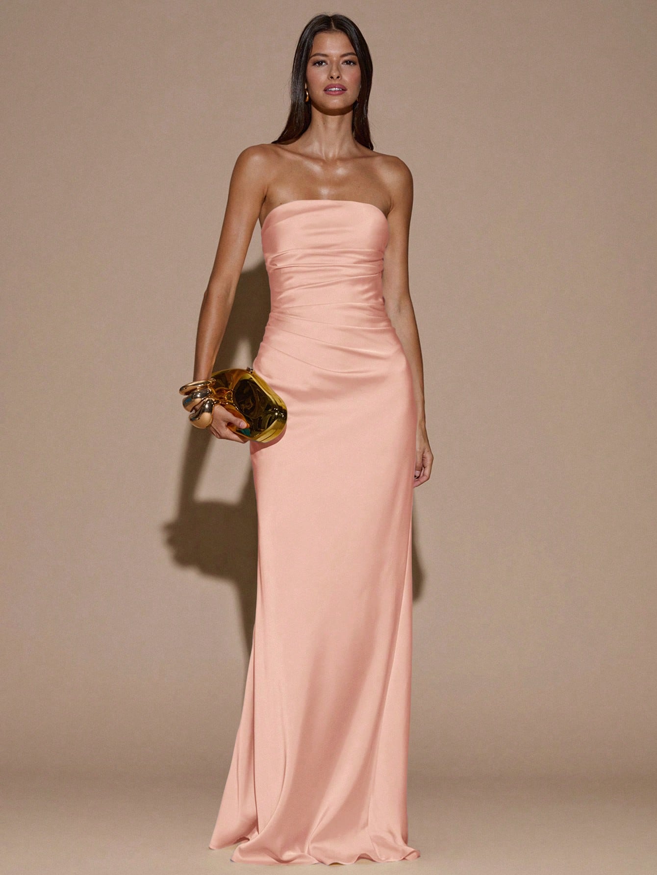 Robe sirène minimaliste sexy de couleur unie jaune crème plissée dos nu — vue 13