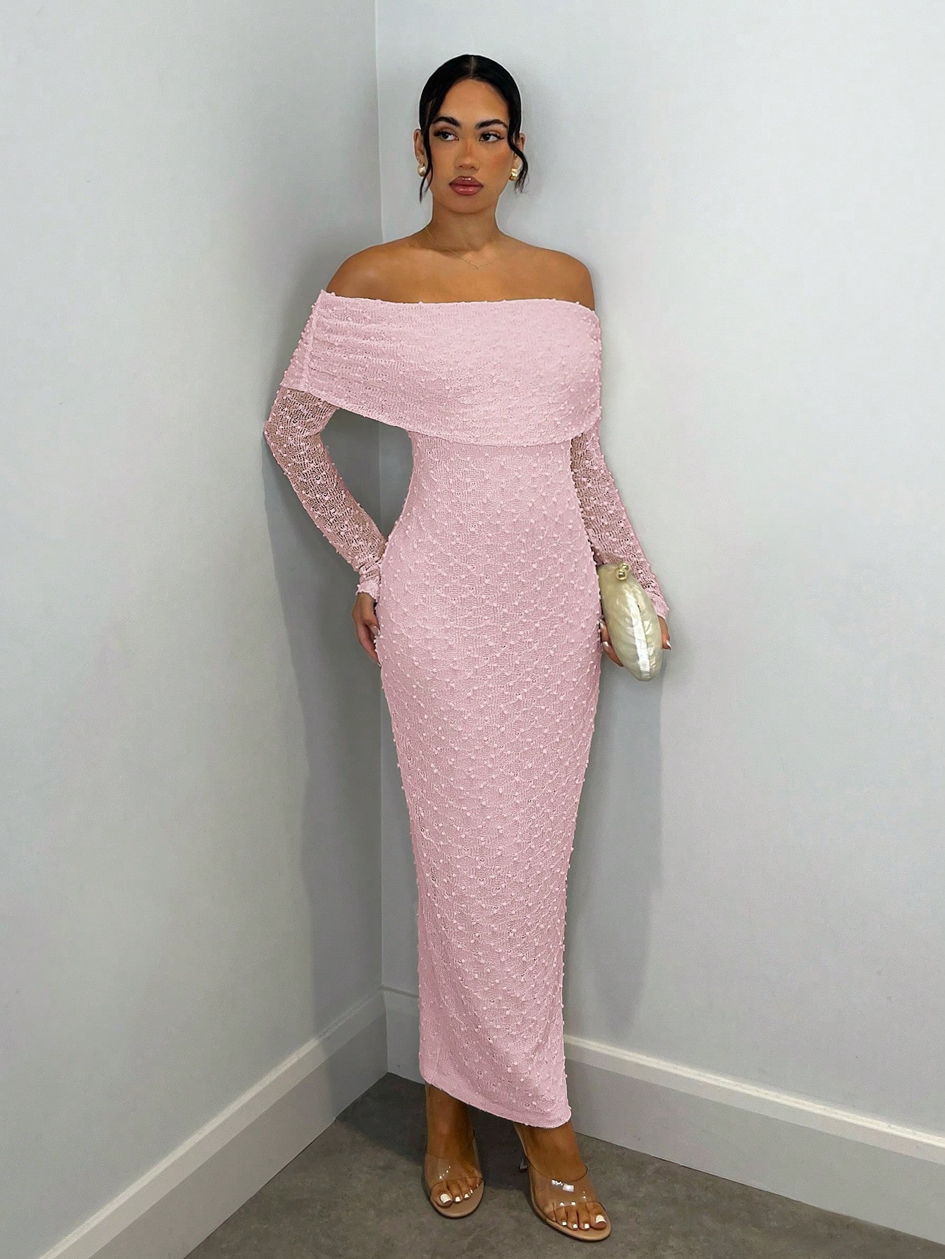 Robe moulante à manches longues en tissu jacquard texturé, épaules dénudées — vue 10