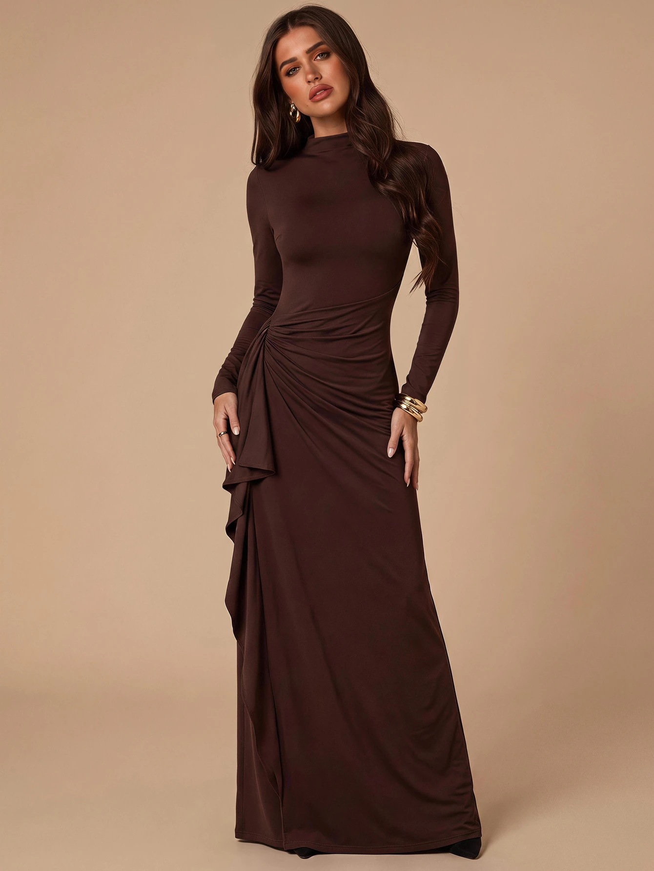 Robe élégante pour femmes à manches longues, en cachemire marron, avec volants — vue 3