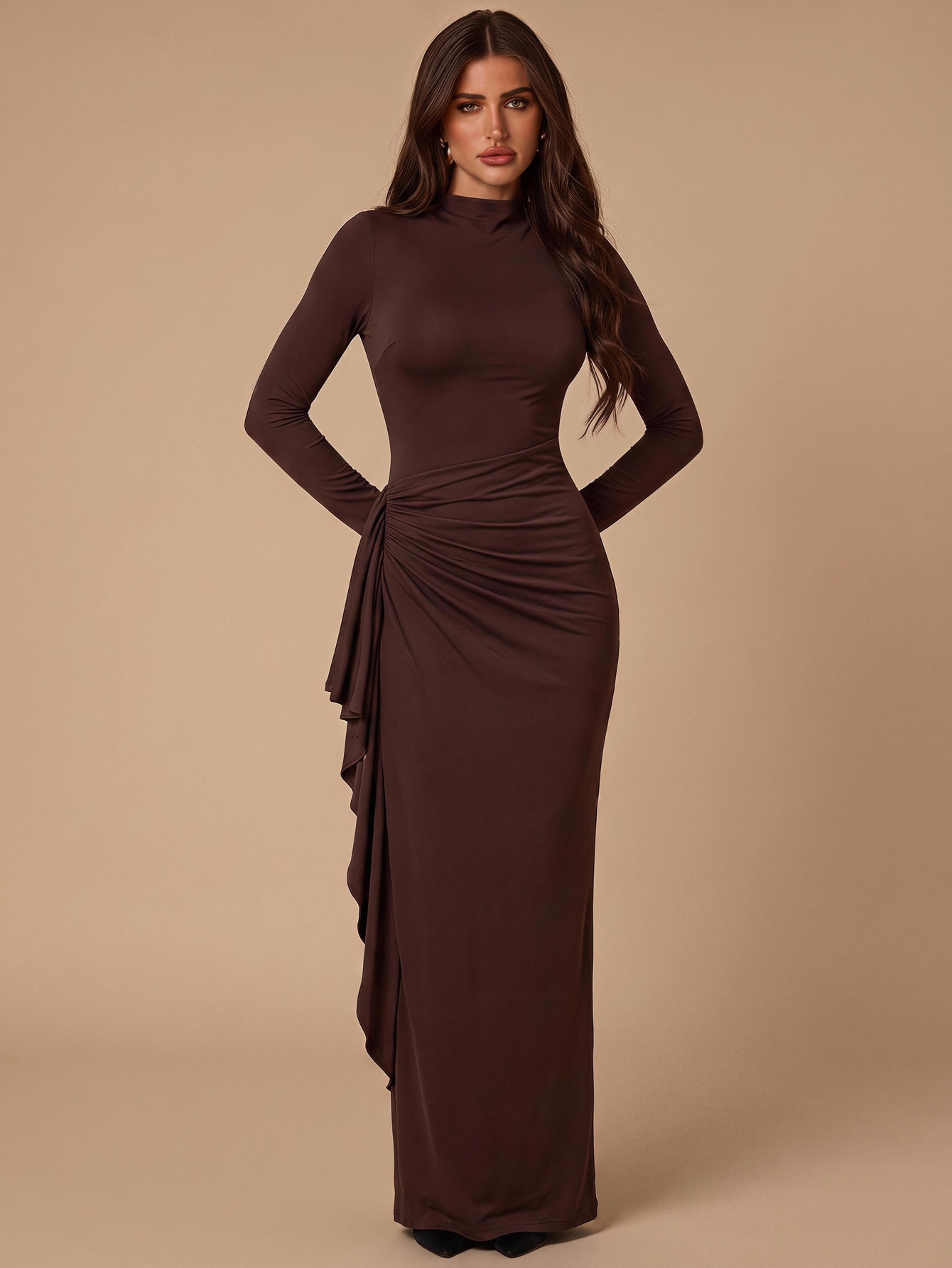 Robe élégante pour femmes à manches longues, en cachemire marron, avec volants — vue 6