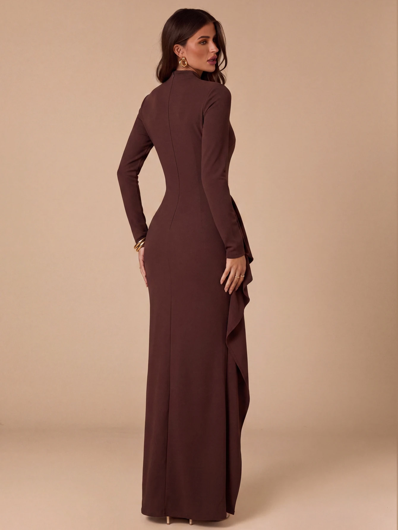Robe élégante pour femmes à manches longues, en cachemire marron, avec volants — vue 5